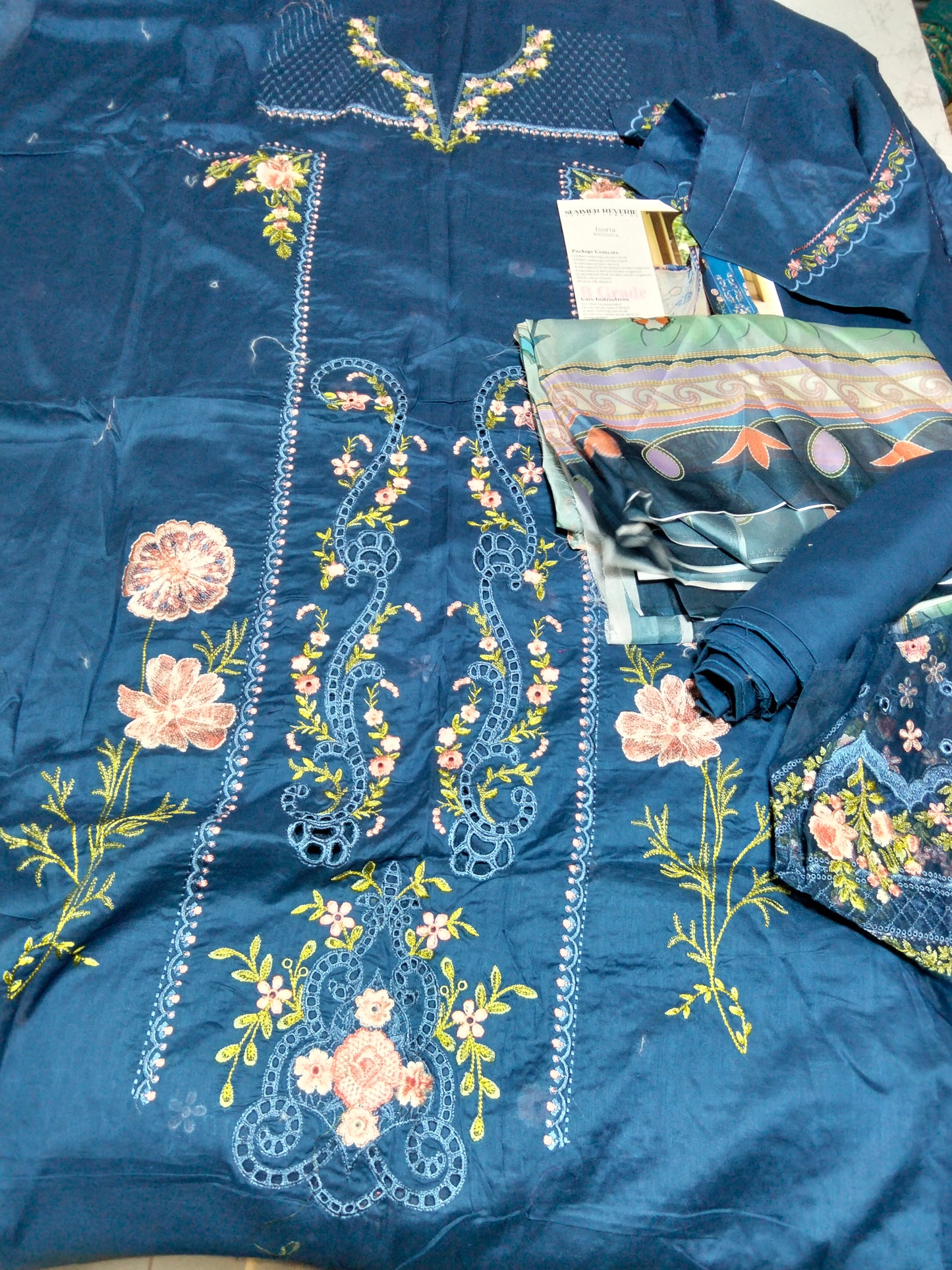 Sale roheenaz embroided lawn 3pc with plain trouser and printed silk dupatta embroided patches
