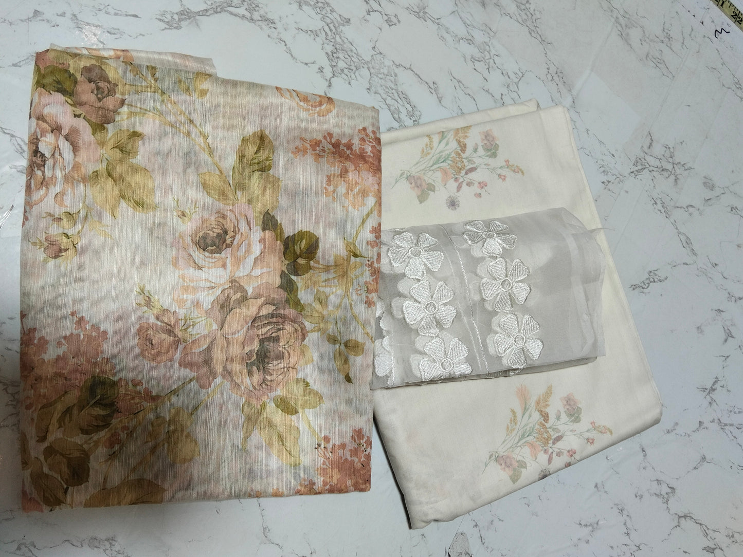 Sale Iznik printed lawn 3pc with embroided patche printed munar  lawn dupatta