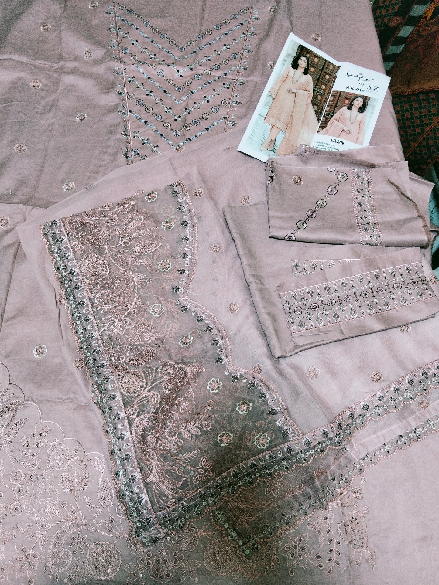 Sale Embroided lawn shirt+dyed trouser+embroided chiffon dupatta (ready to wear ) complete 3pc