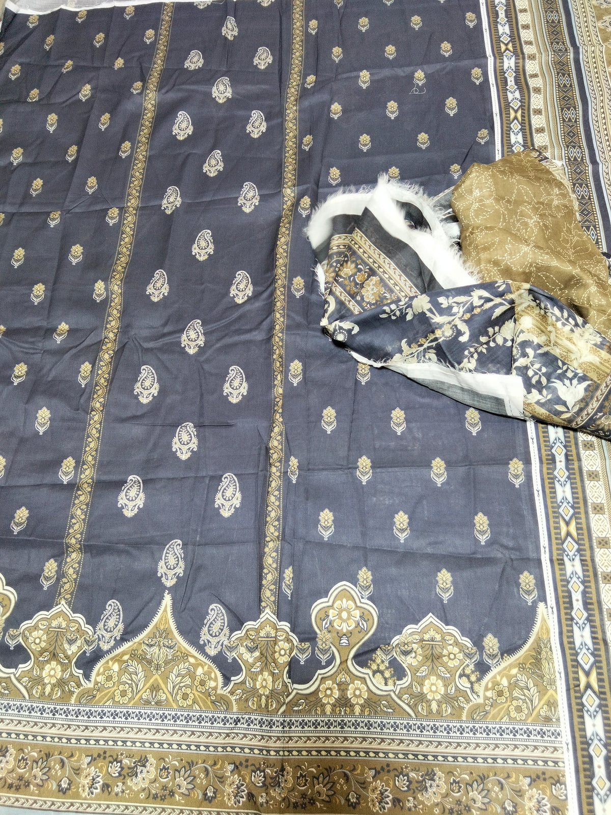 Sale Printed lawn 2pc shirt and dupatta