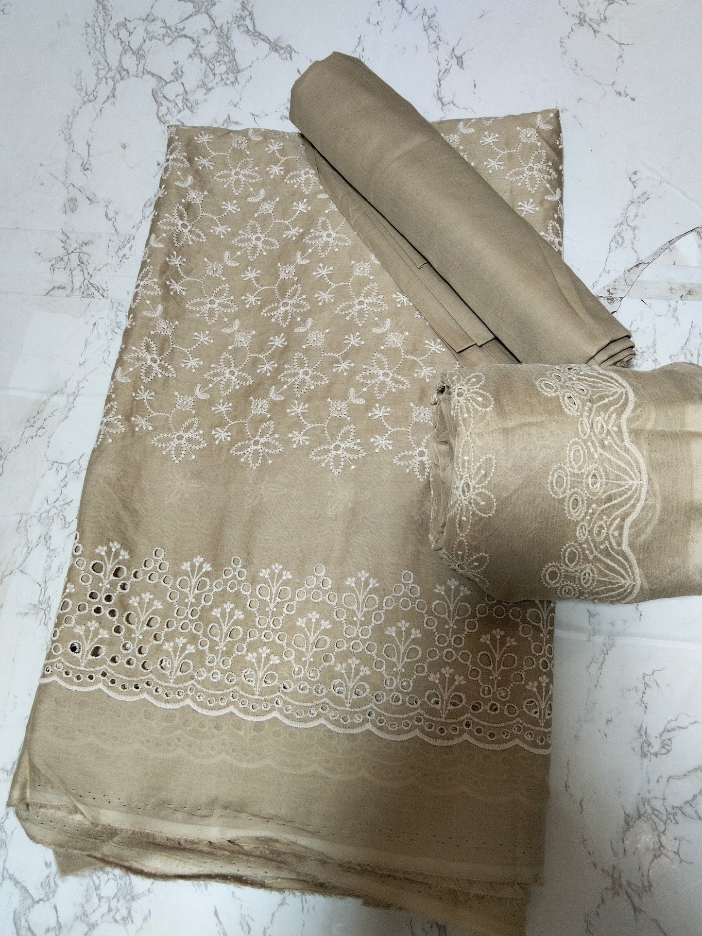 Sale Cross stitch embroided lawn 3pc with embroided chiffon dupatta