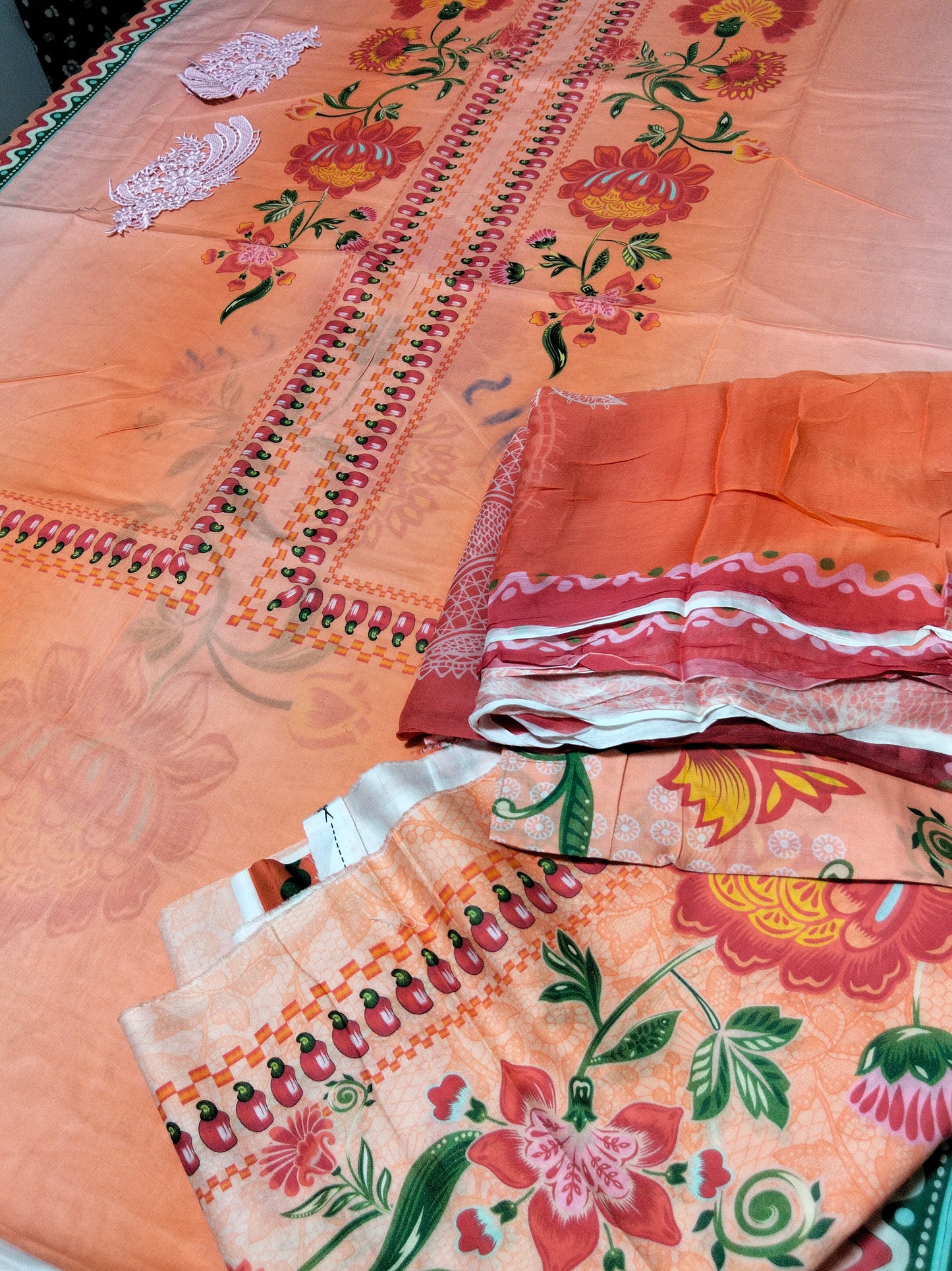 Sale Mushq Printed Lawn 3pc with printed chiffon dupatta