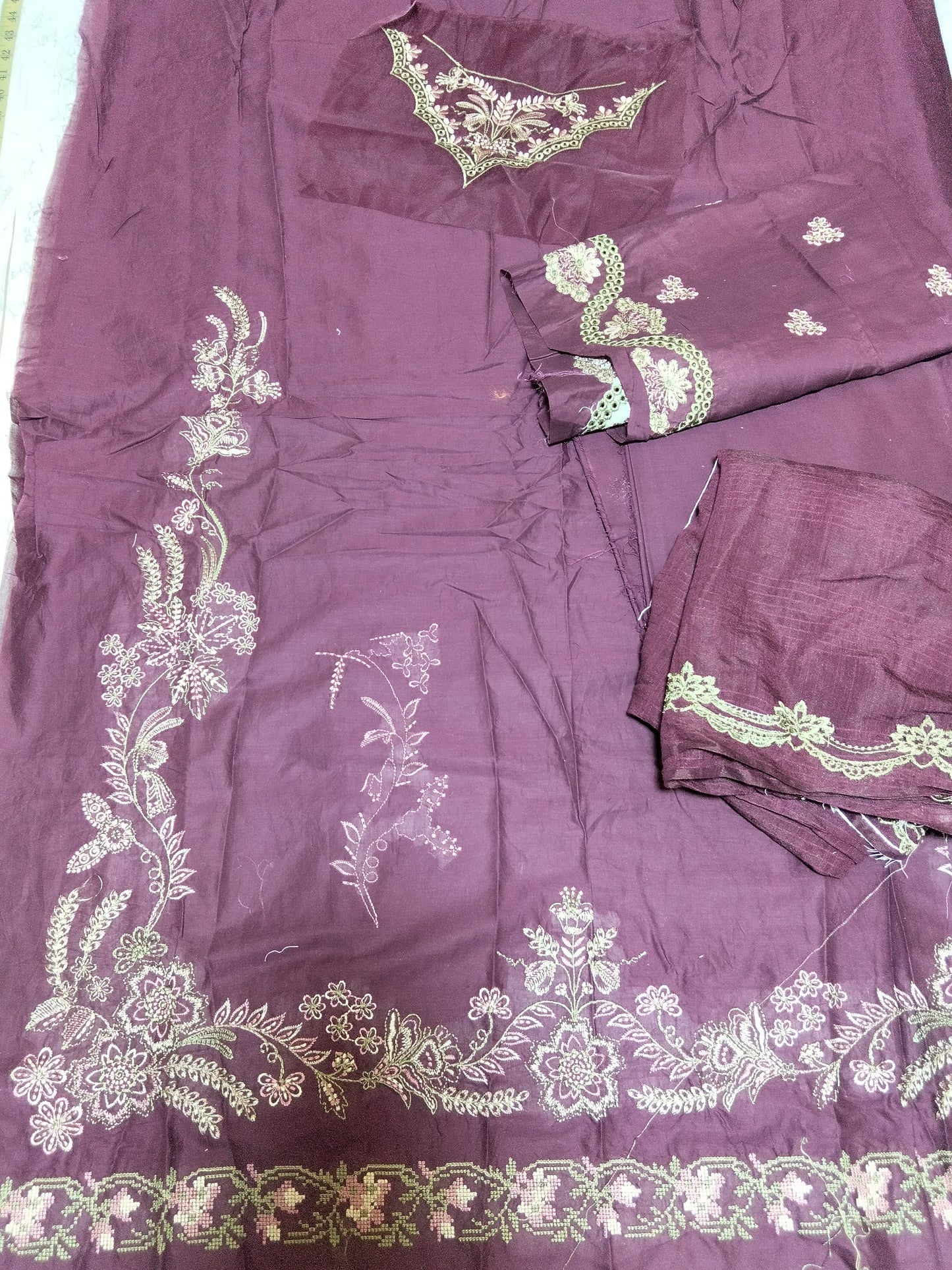 Sale embroidered lawn 3Pc