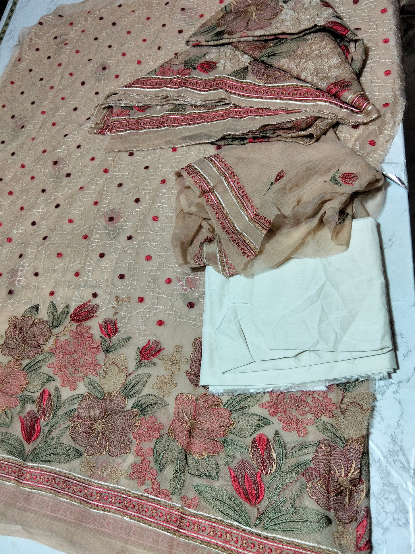 Breeze embroidered 2 pc shirt and Duppata+plain dyeable trouser fabric