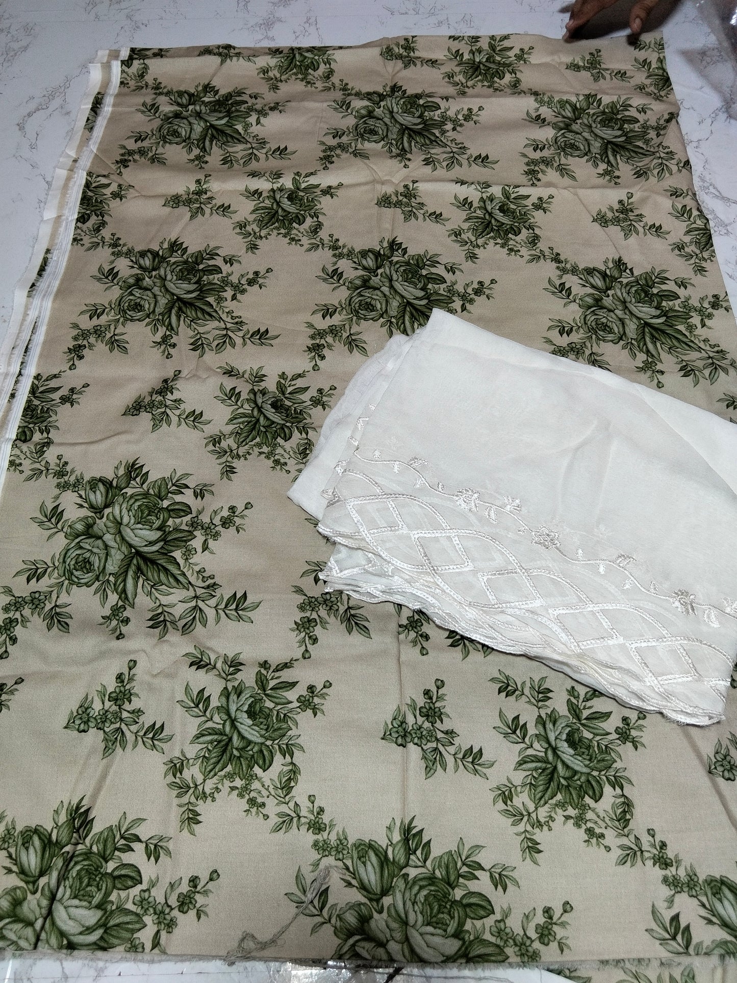 Sale Printed Lawn 2Pc +Chiffon Duppata