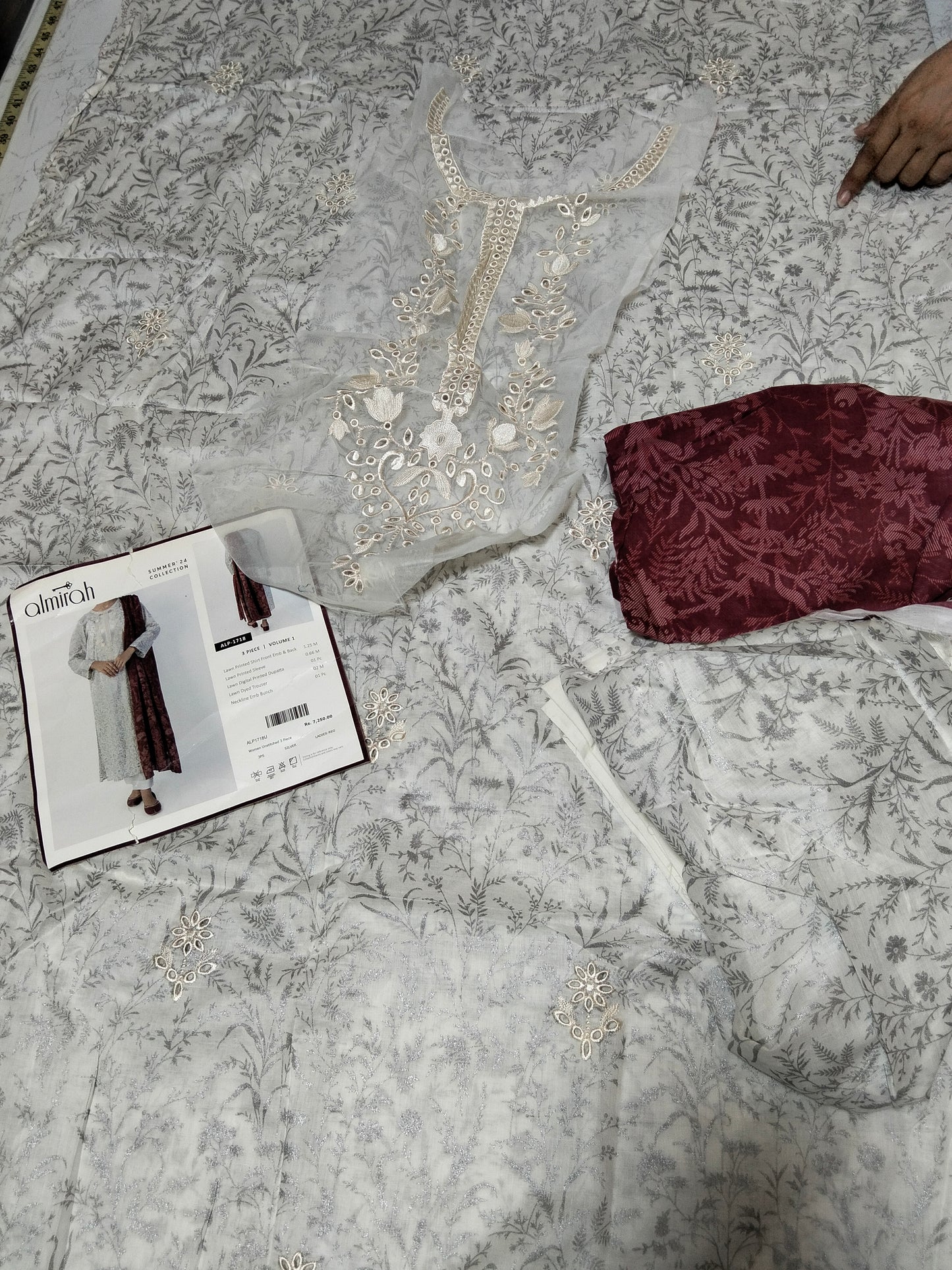 Sale embroided lawn 3pc