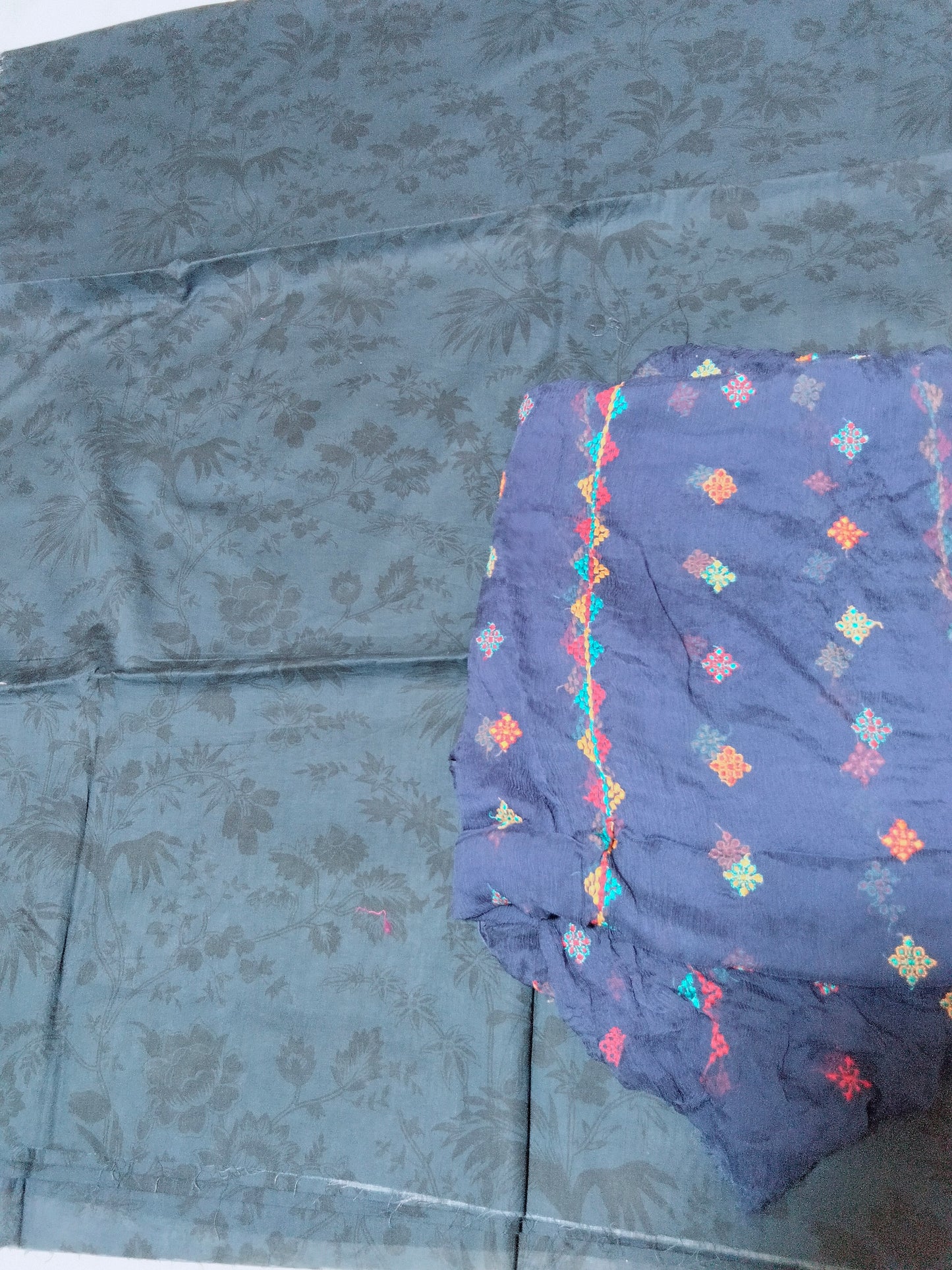 Sale printed linen 2pc+Breeze embroided pure chiffon dupatta