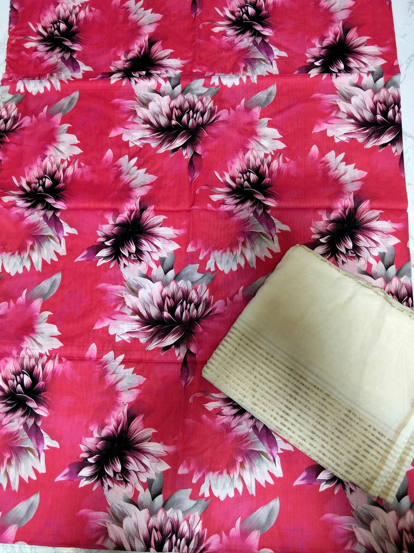 Sale printed lawn 2pc+ lawn dupatta