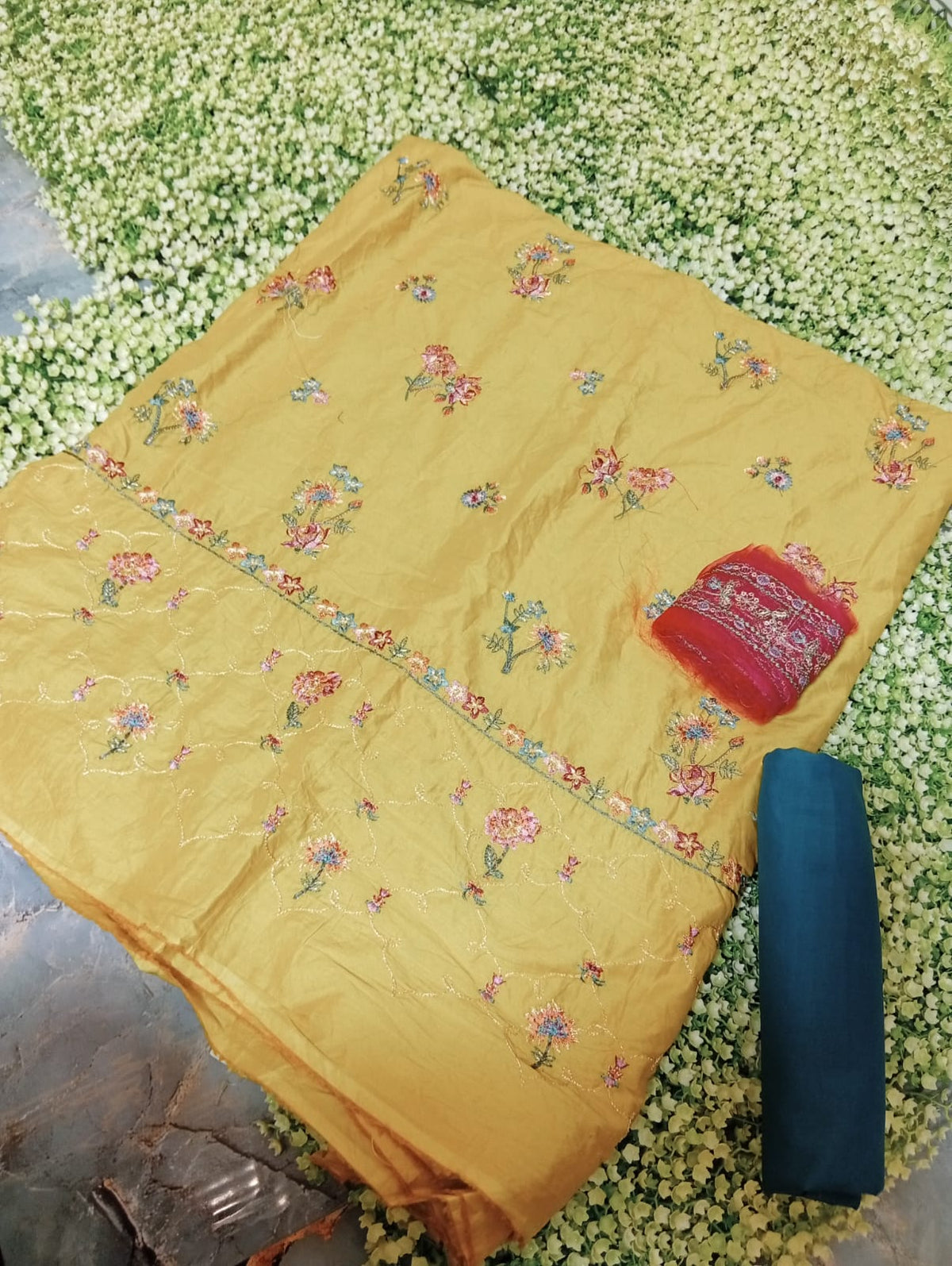 Batik embroided lawn shirt with plain trouser and embroided patche