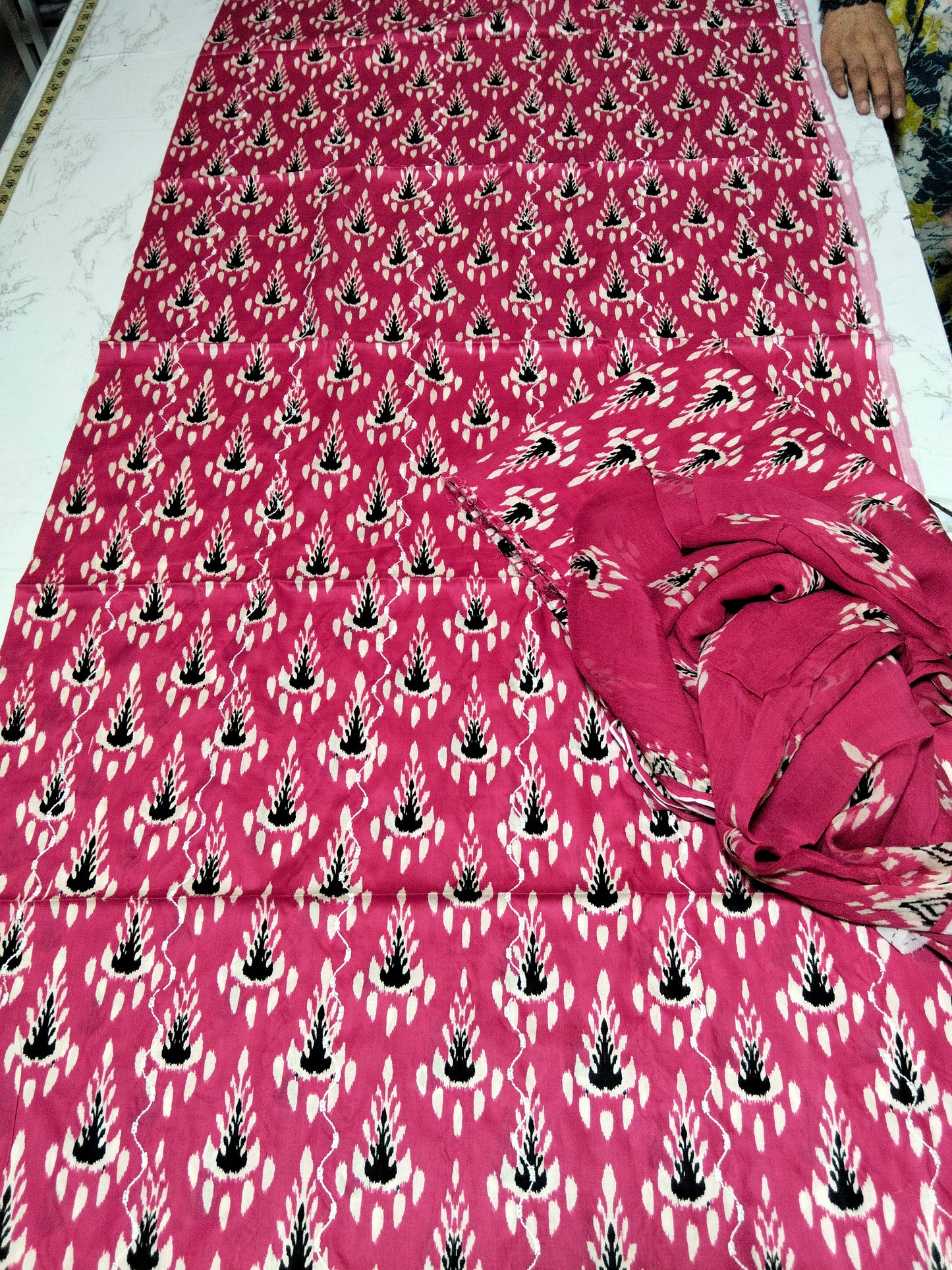 Sale breeze embroided lawn 3pc with embroided chiffon dupatta