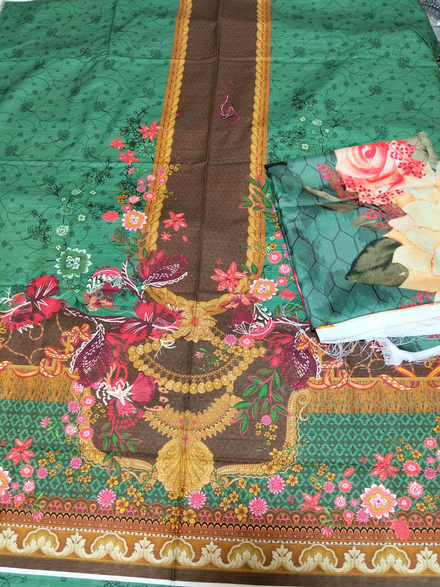 Sale printed khadar 2pc shirt and dupatta