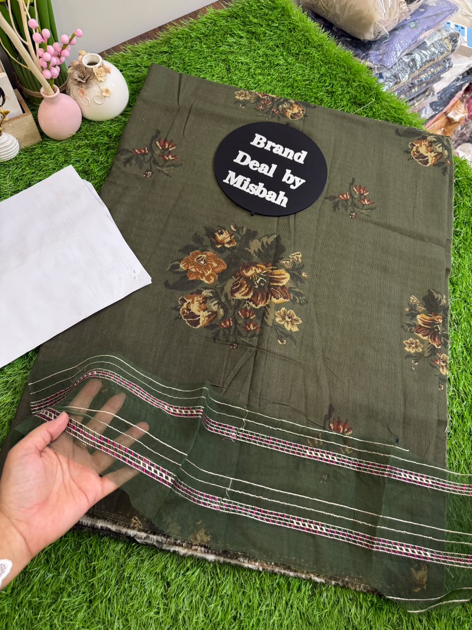 Iznik khadar all over printed 2 pc with embroided patches (patches ka design change ho sakta h)