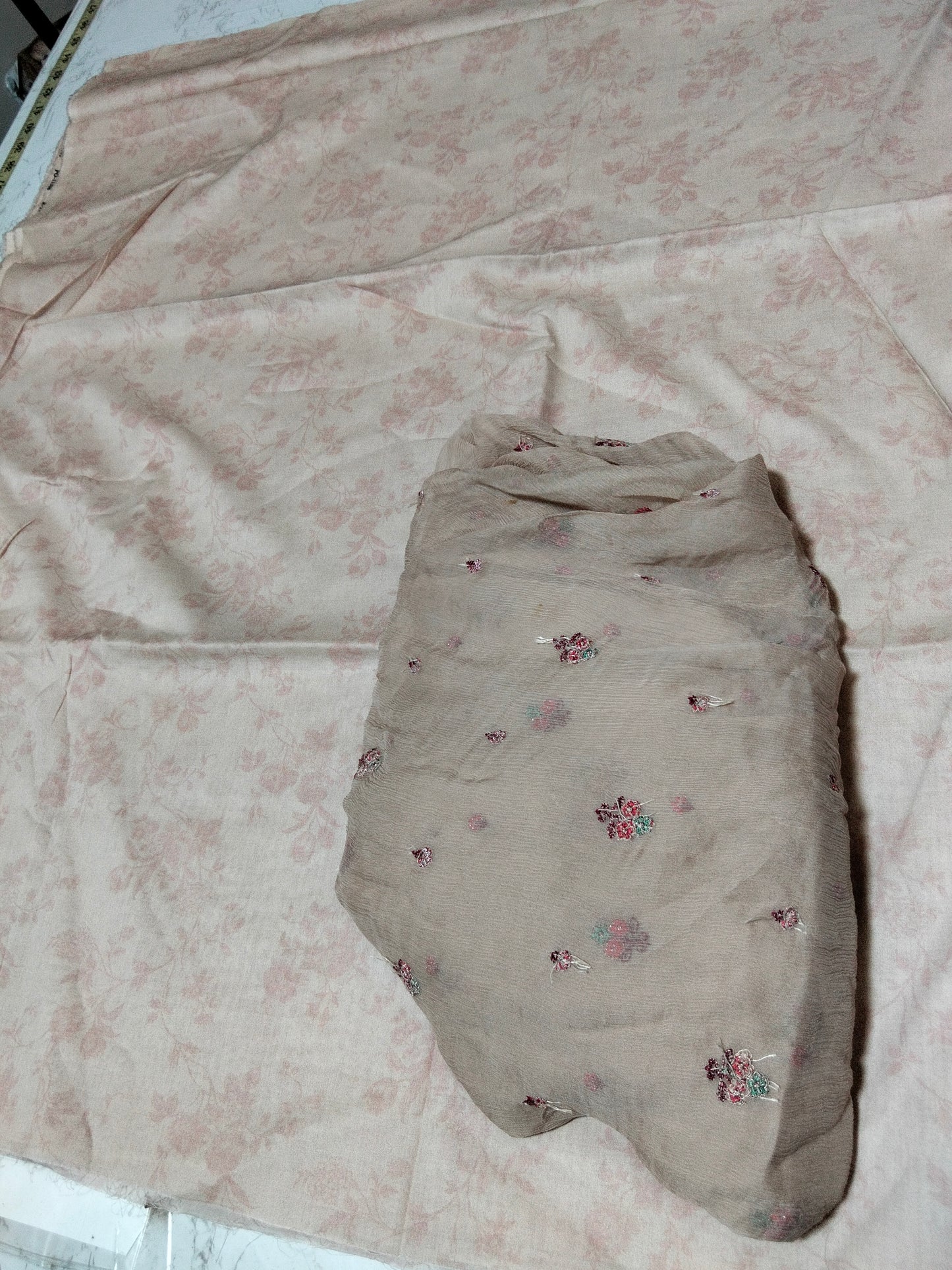 Sale printed lawn 2pc +breeze embroided pure chiffon dupatta