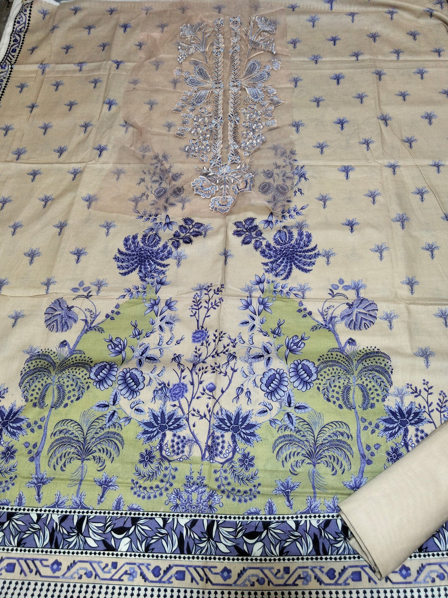 Sale Mushq Printed Lawn 2Pc with Embroided patches