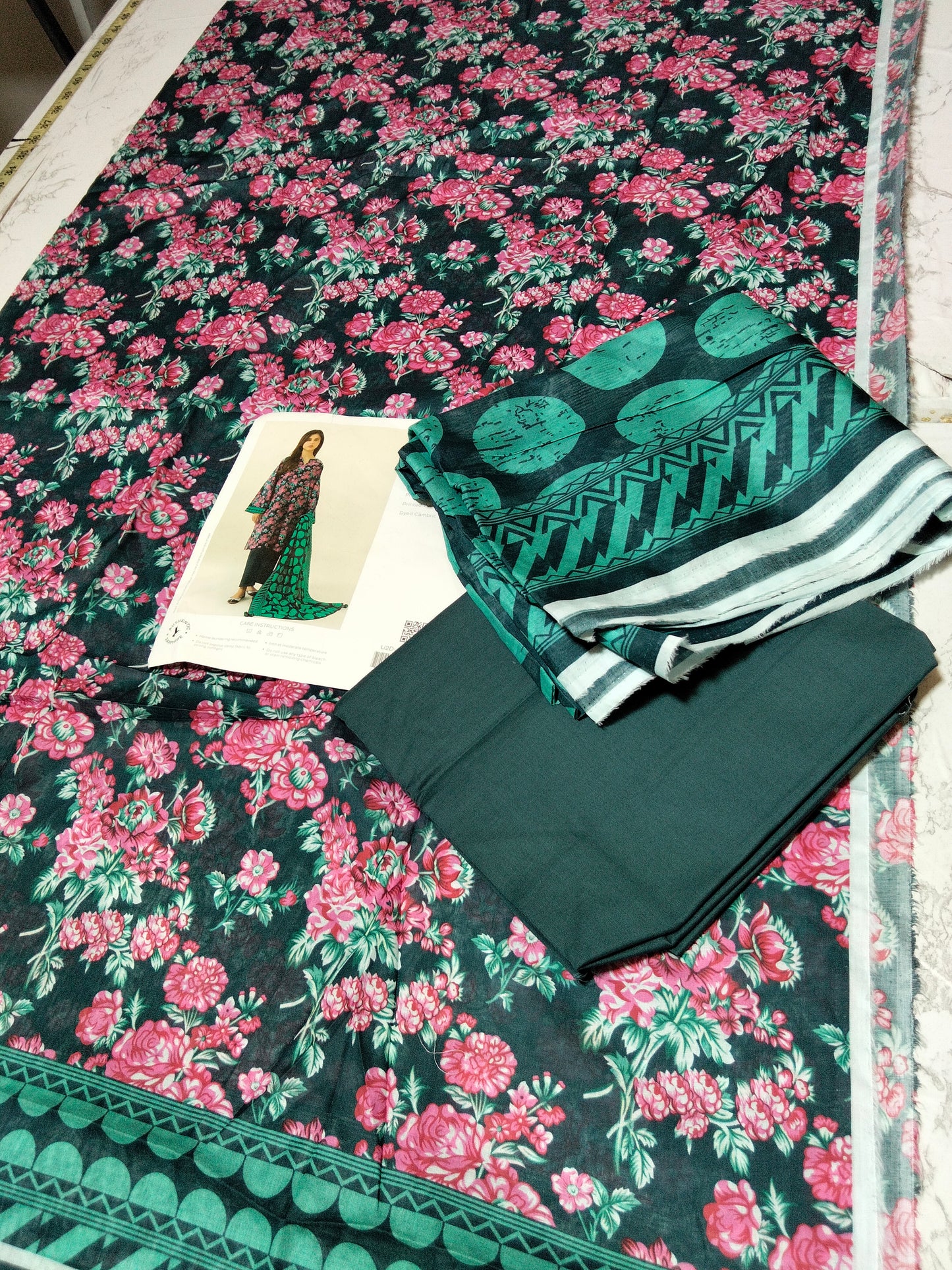 Sale printed lawn 3pc premium fabric