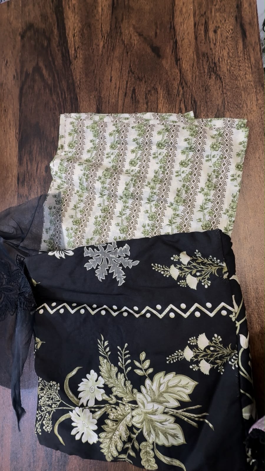 Sale sana safinaz printed linen 2pc shirt and trouser with embroided patche