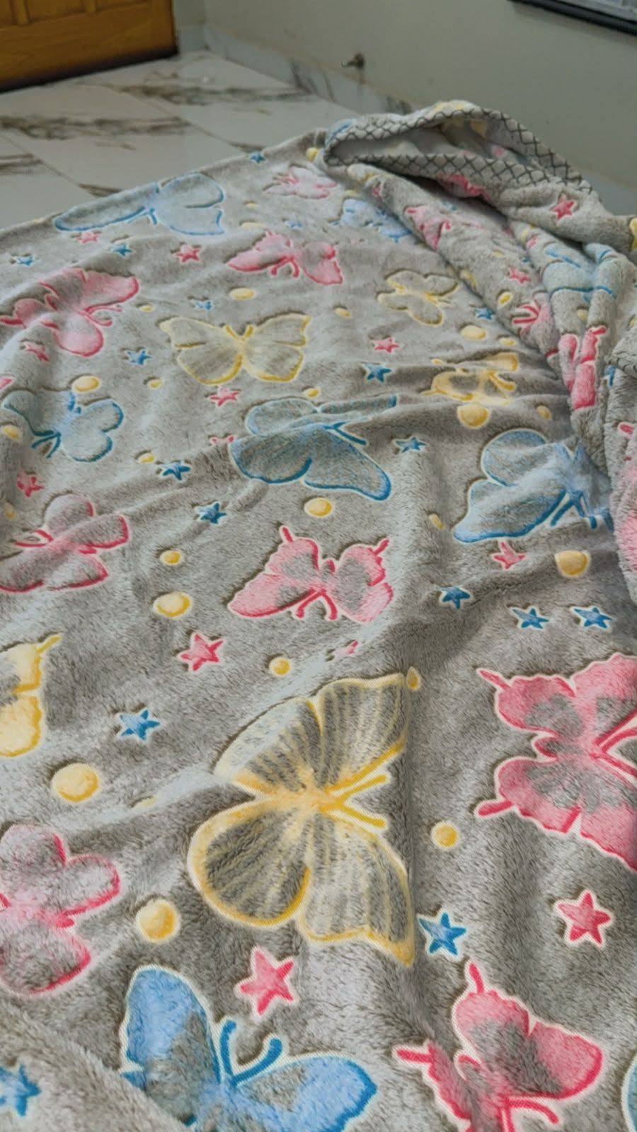 Glow up ( light gray butterfly) summer AC blankets (5.5*6.5)