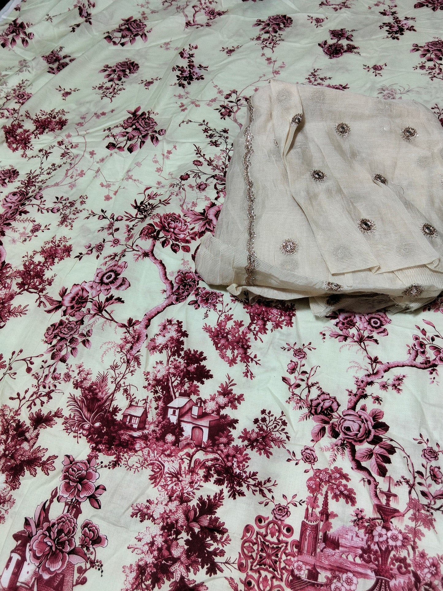 Sale printed lawn 2pc+organza fabric dupatta