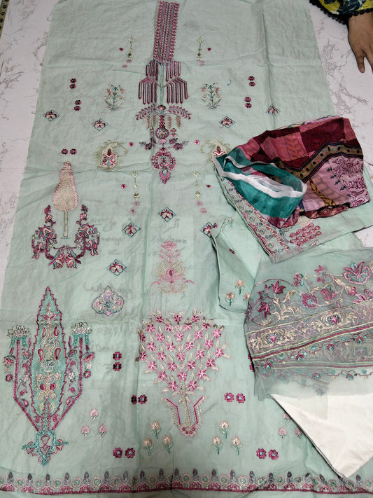 Sale Zara shahjahan embroidered lawn 3pc with plain trouser and printed chiffon dupatta