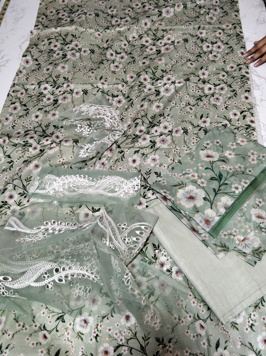 Sale Faiza Faisal embroided lawn 3pc with embroided patches
