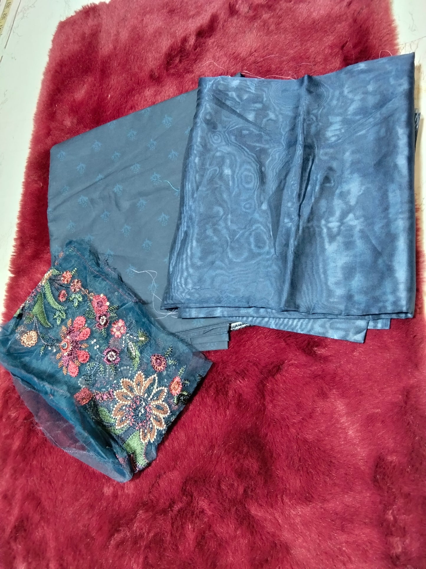 Iznik printed lawn 3pc with silk dupatta+patch