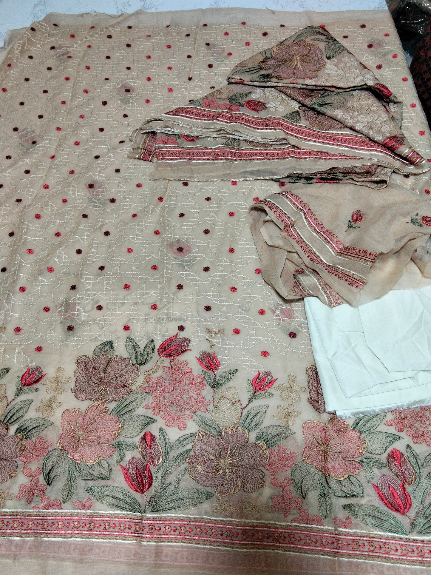 Breeze embroidered 2 pc shirt and Duppata+plain dyeable trouser fabric