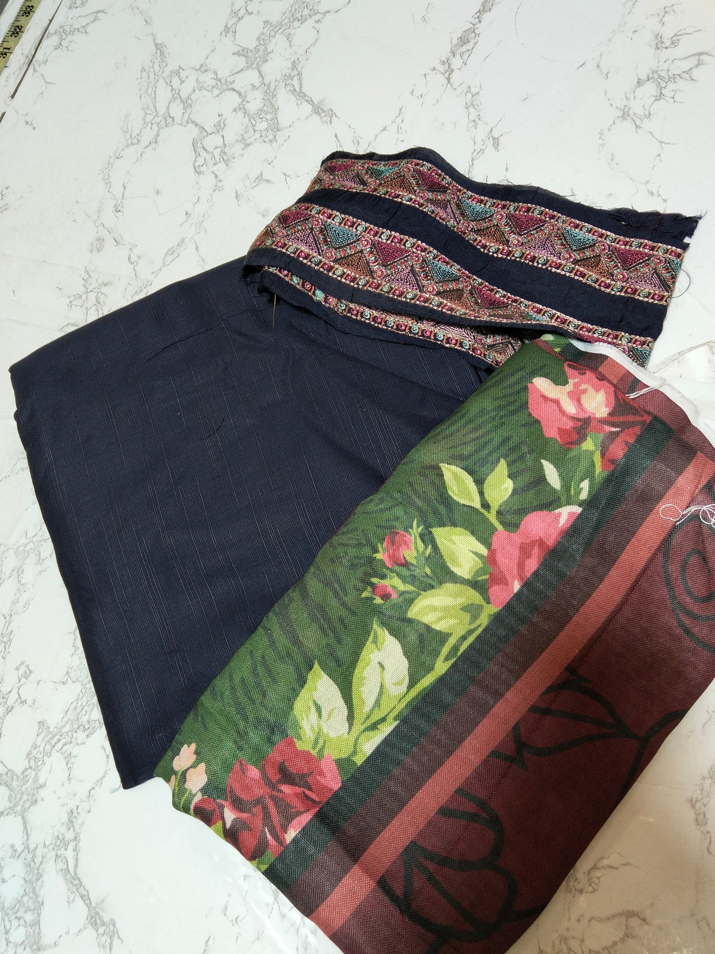 Sale Baroque khadar shirt and trouser with embroided patche and printed shawl (complete 3pc) winter