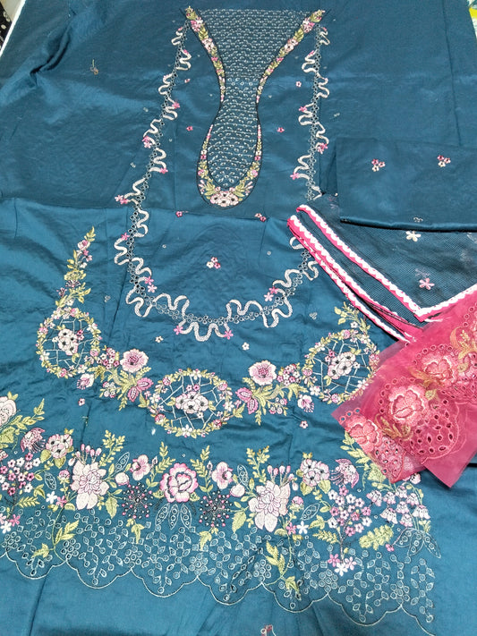 Sale embroided lawn 3pc with embroided dupatta