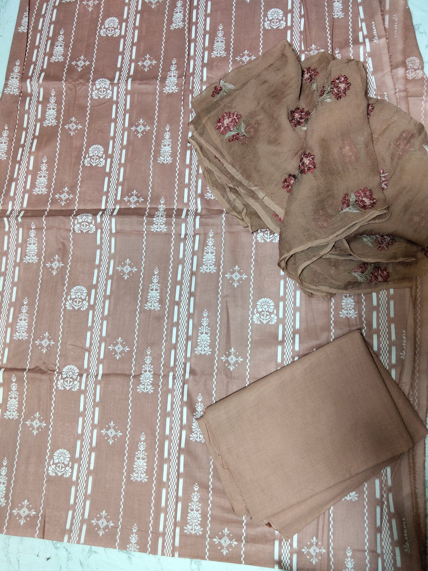 Sale block printed 2pc + breeze embroided pure chiffon dupatta