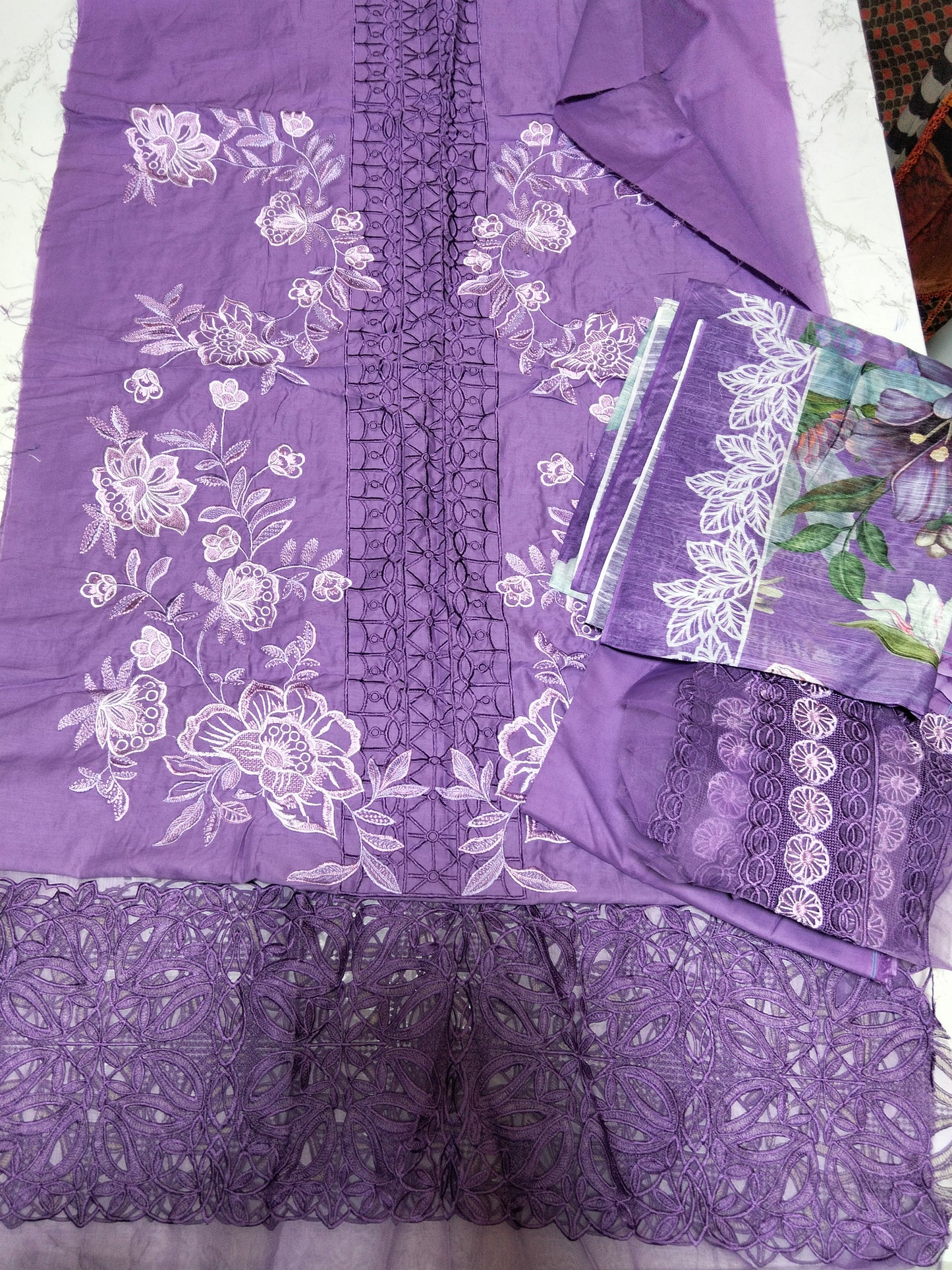 Sale Embroidered lawn 3Pc