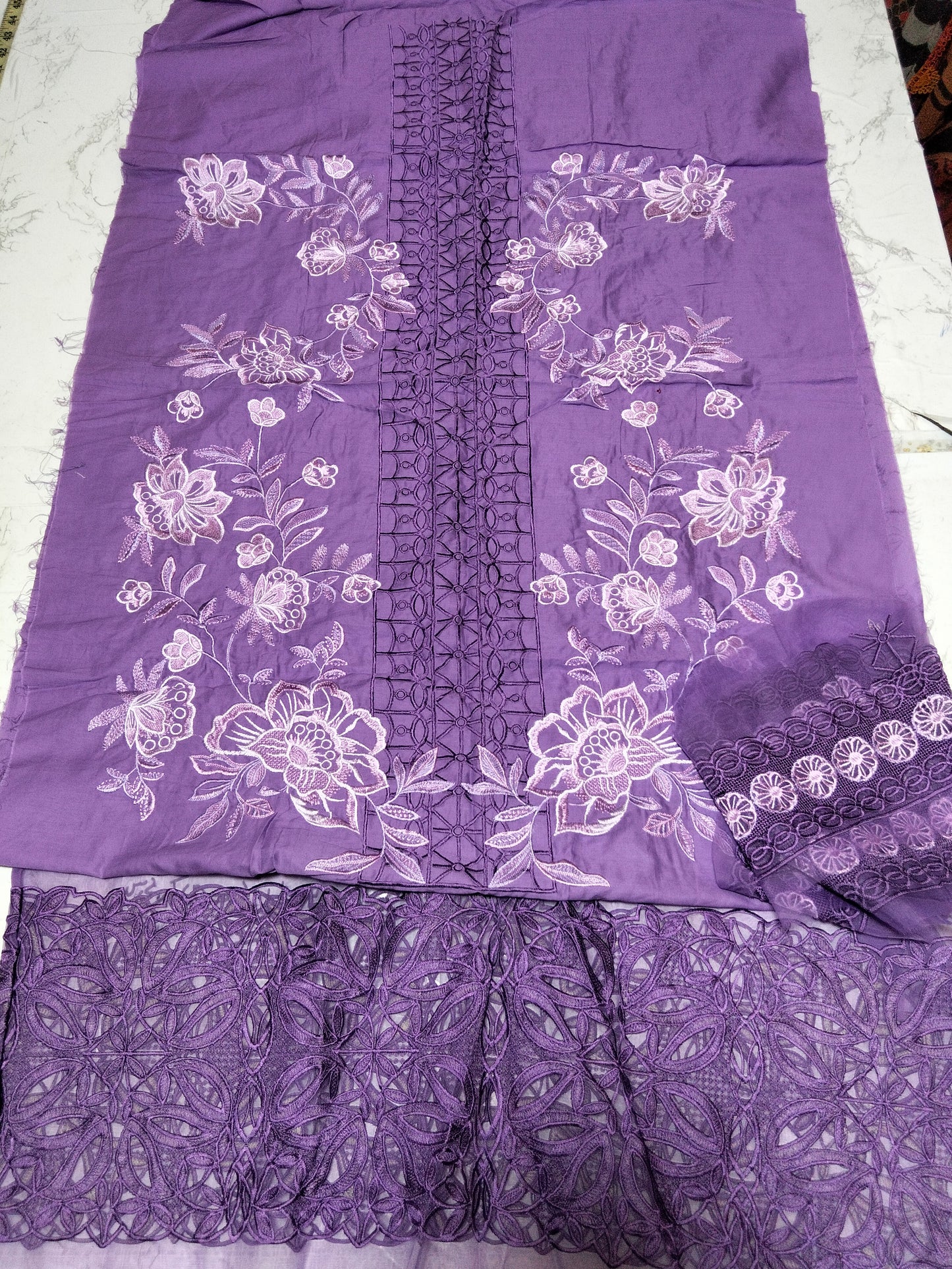 Sale Embroidered lawn 3Pc