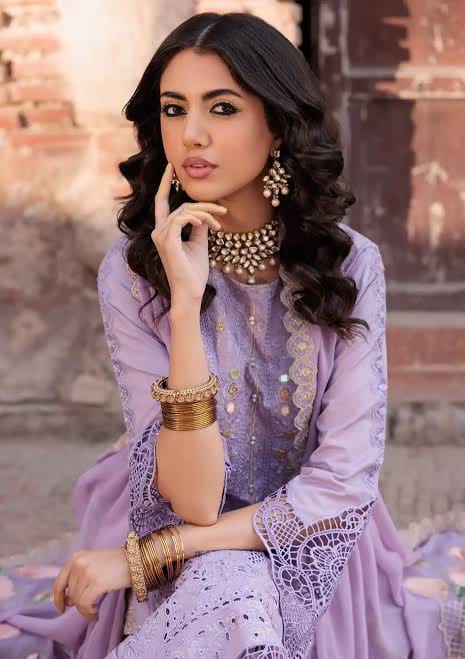 Sale charizma embroided lawn trouser plain lawn Shirt chiffon dupatta with embroided patches (front missing)