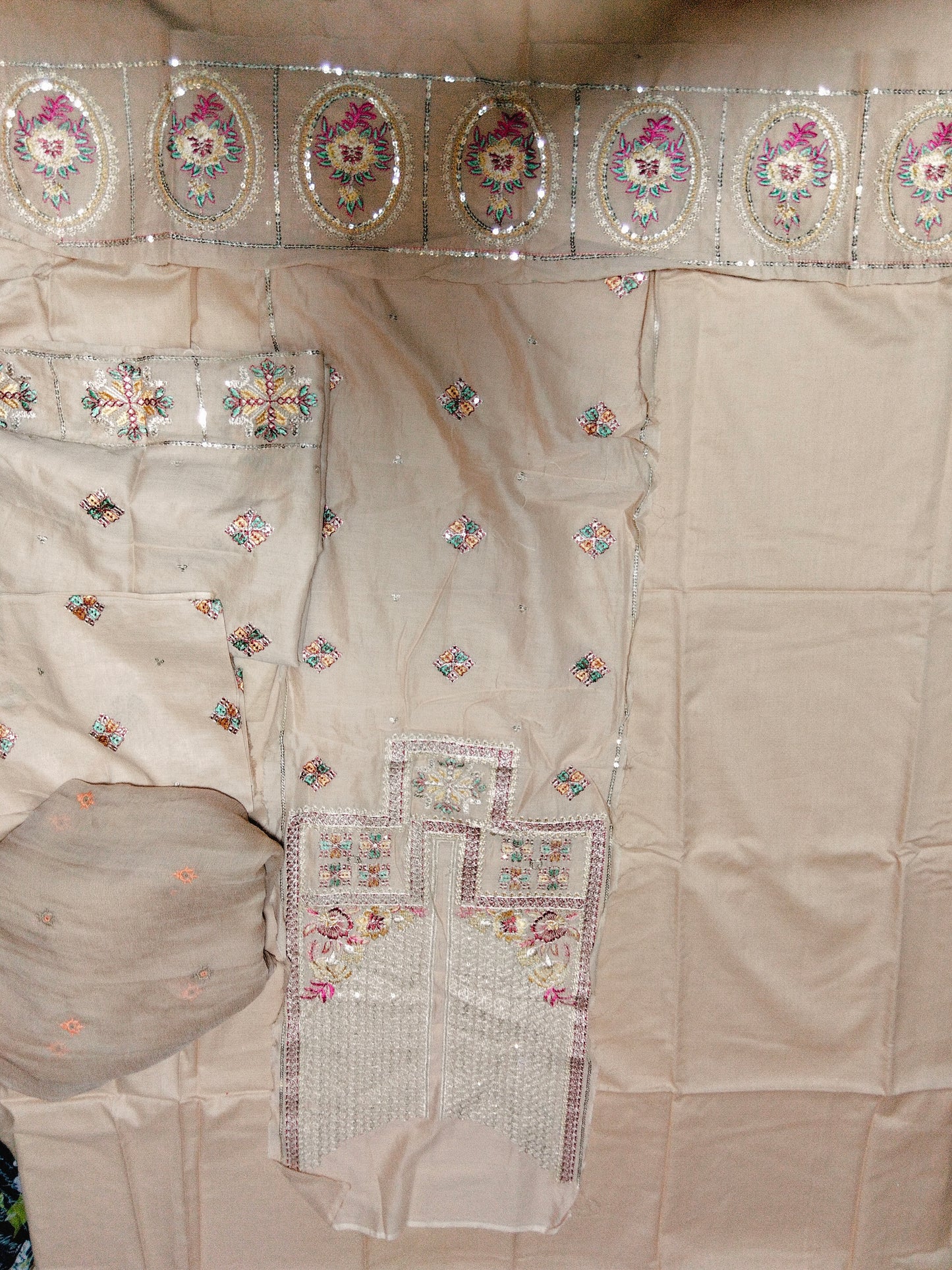 Sale embroided lawn 2pc+breeze embroided pure chiffon dupatta