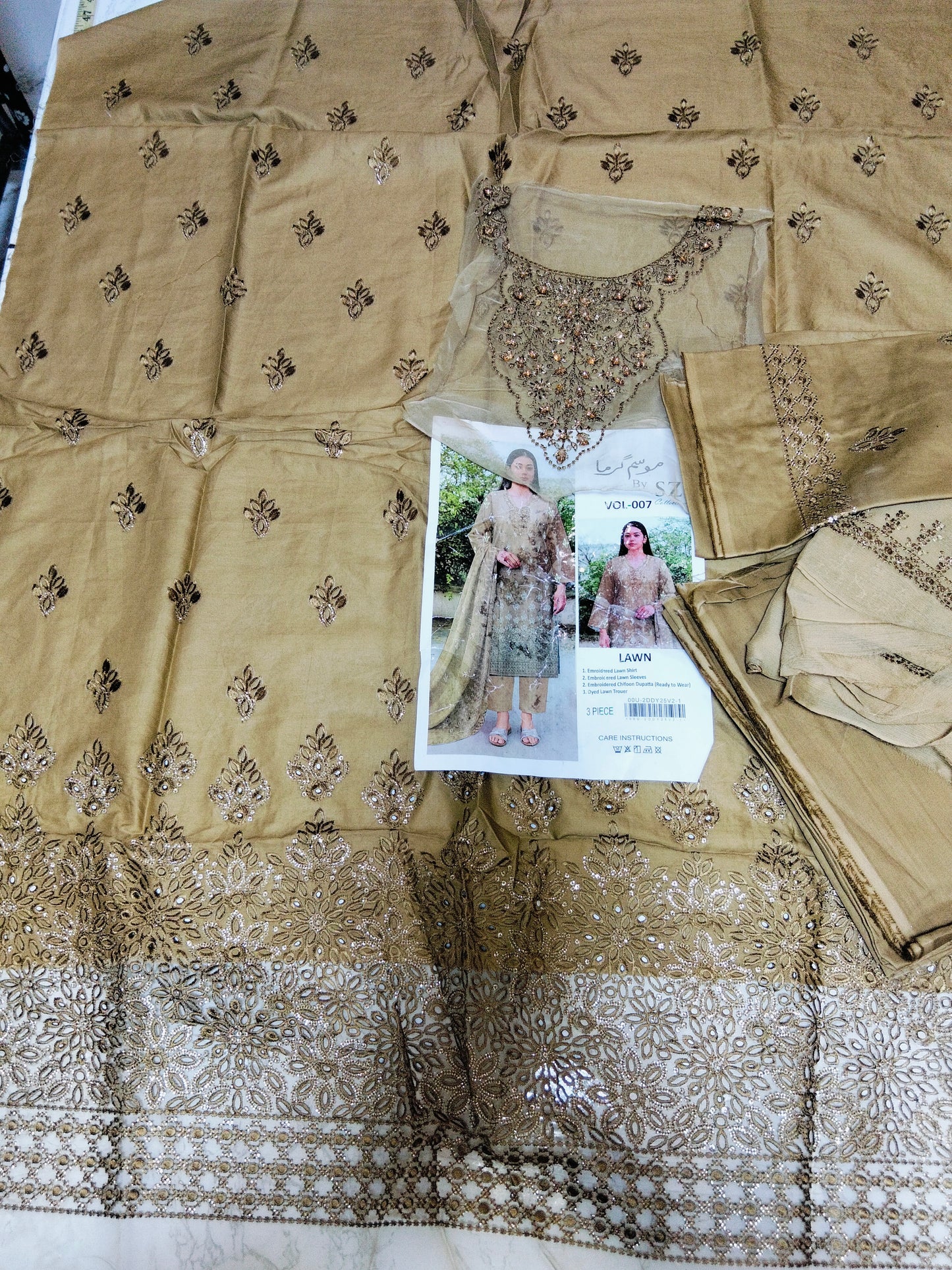 Sale embroided lawn 3pc embroided chiffon dupatta embroided patches and dyed trouser