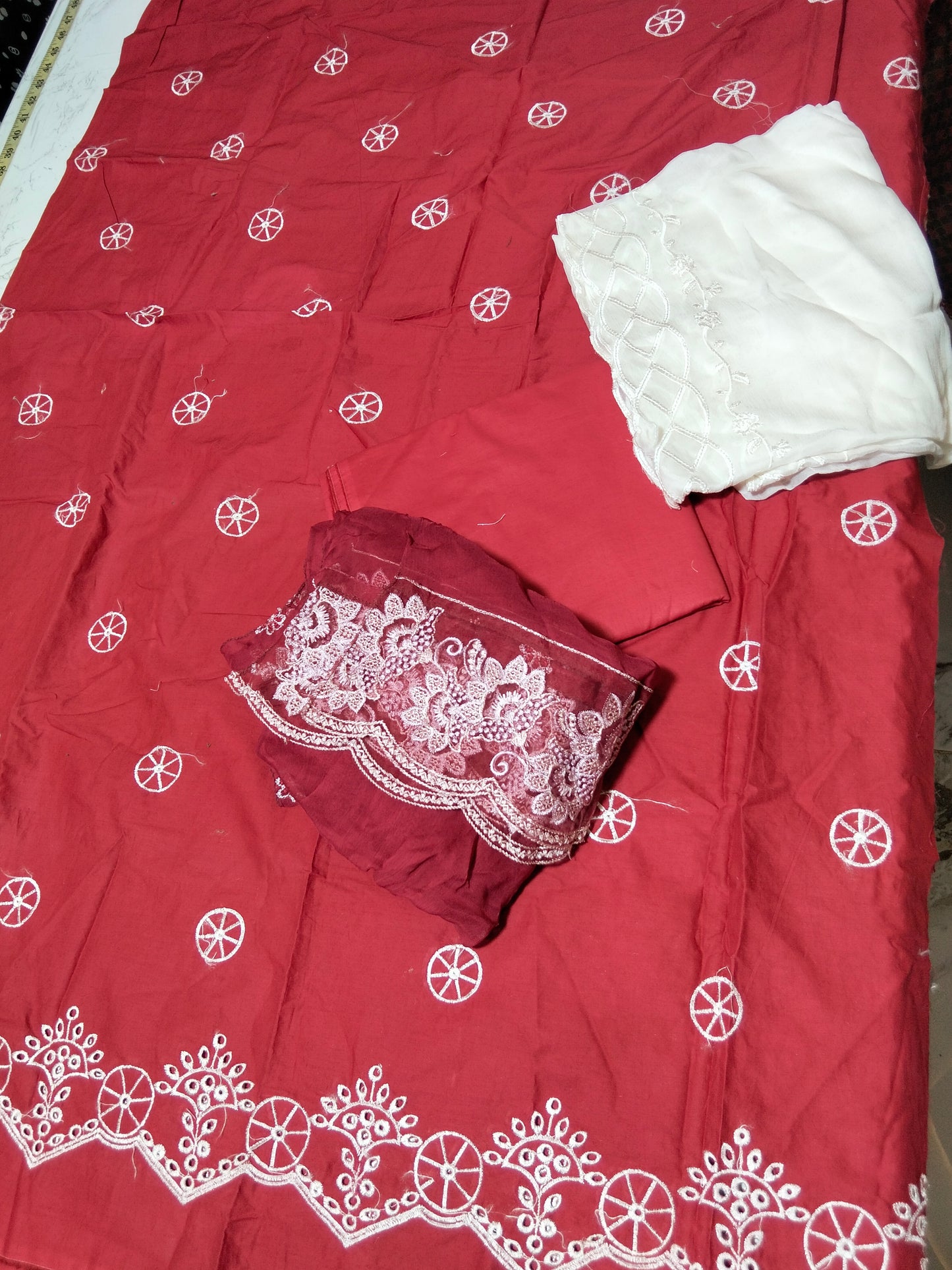 Sale embroidered lawn 2pc shirt and chiffon dupatta+Pure Chiffon Duppata
