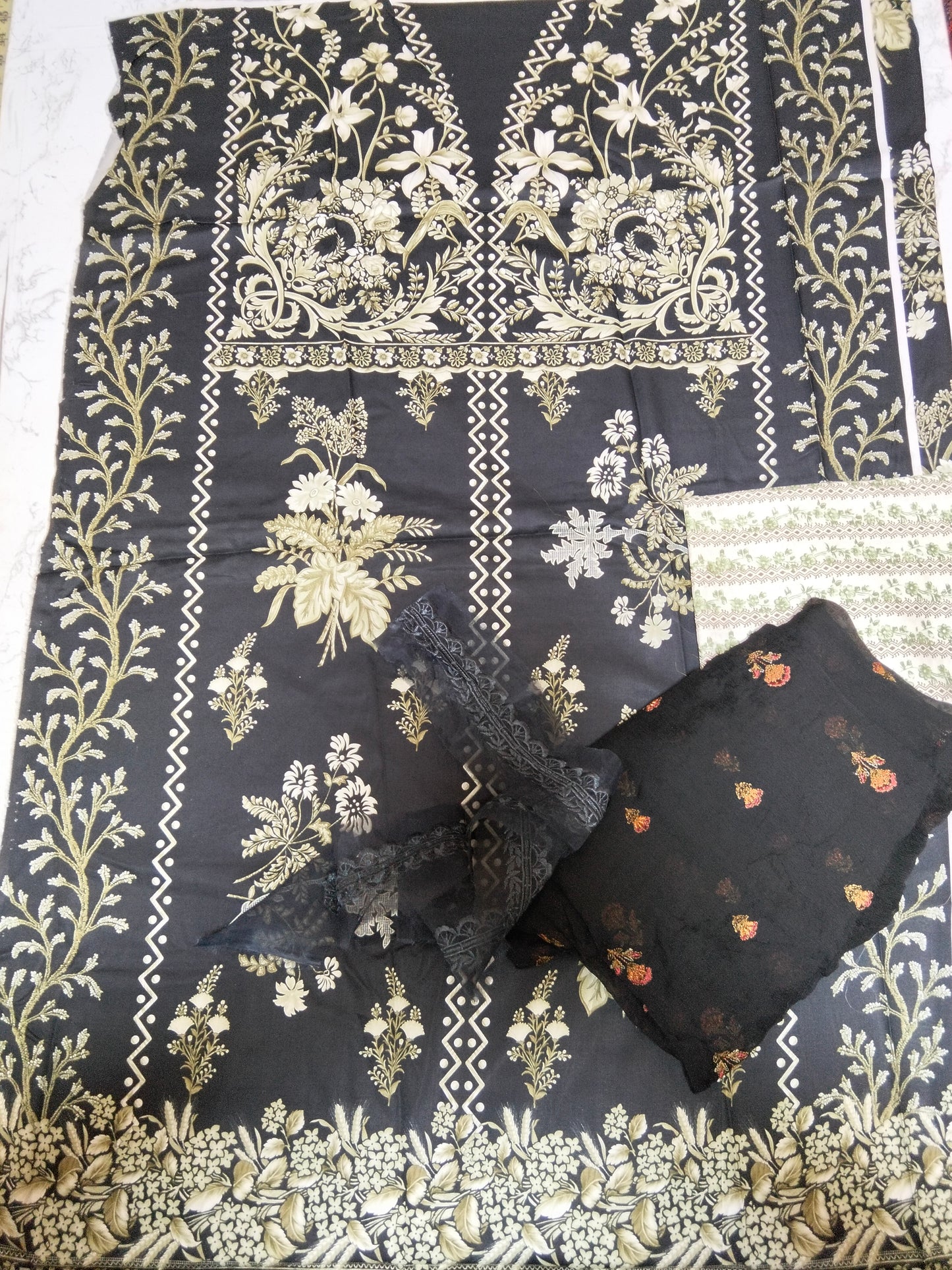 Sale sana Safinaz printed lawn 2pc with patch +Chiffon Duppata