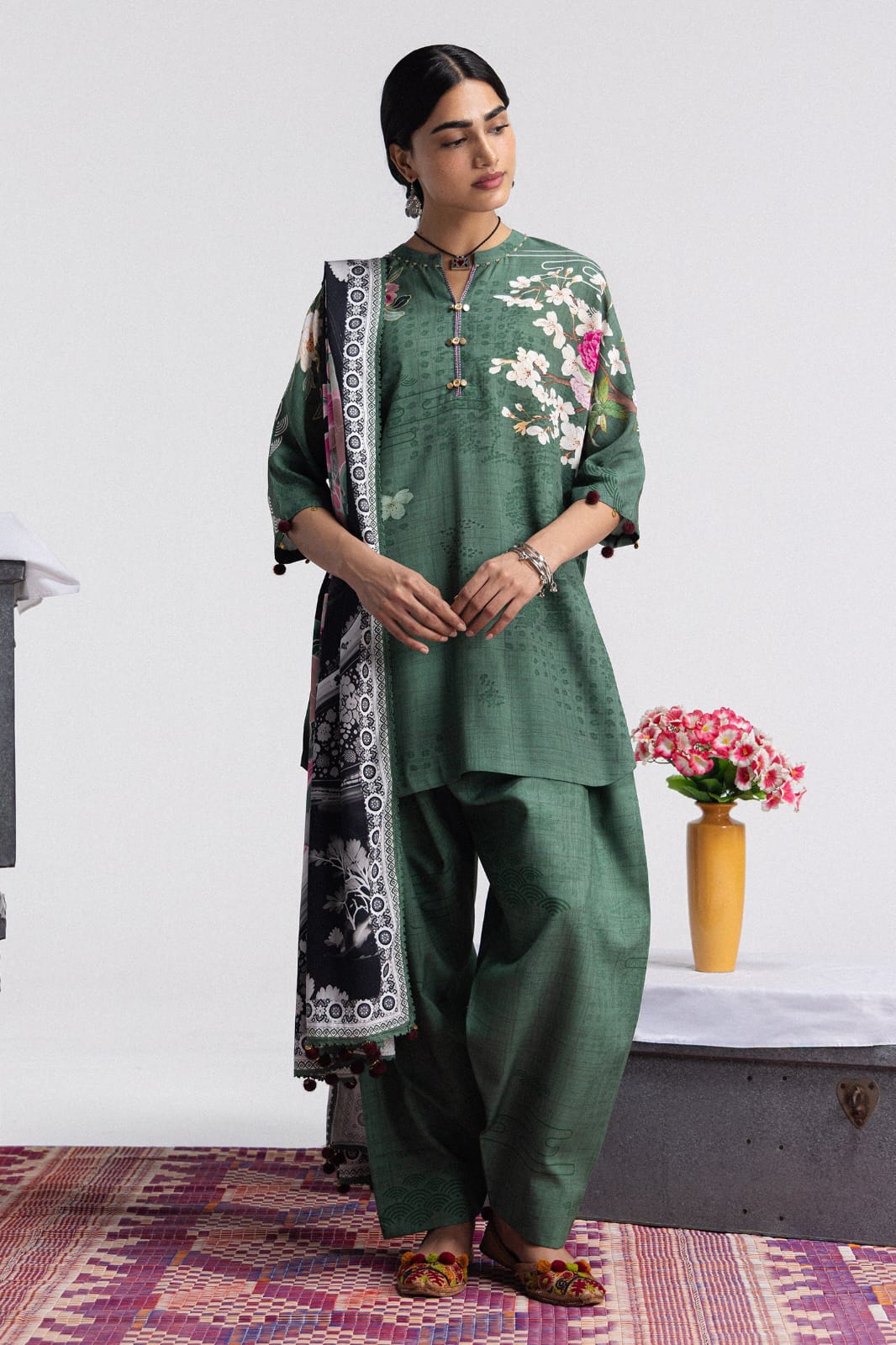 Coco prints by Zara shahjhan  HANA -2B printed linen 3pc