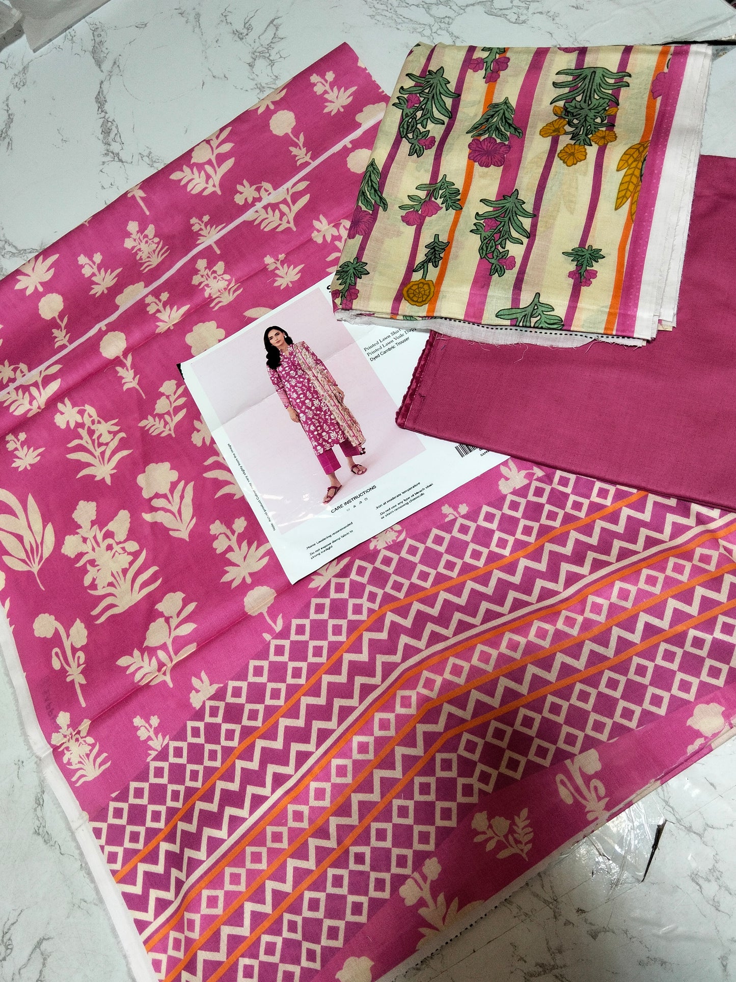 Sale Sapphire Printed lawn 3pc