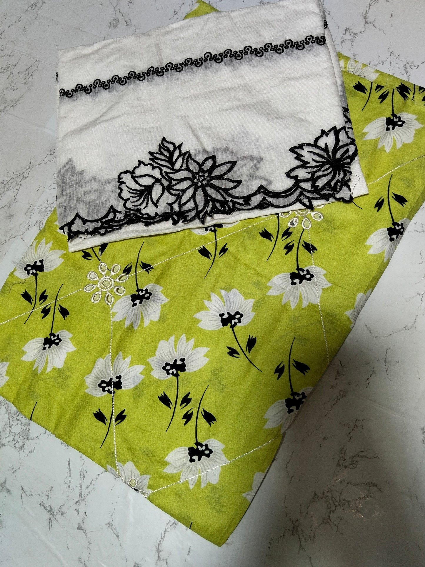 Sale embroided lawn shirt+ embroided lawn dupatta