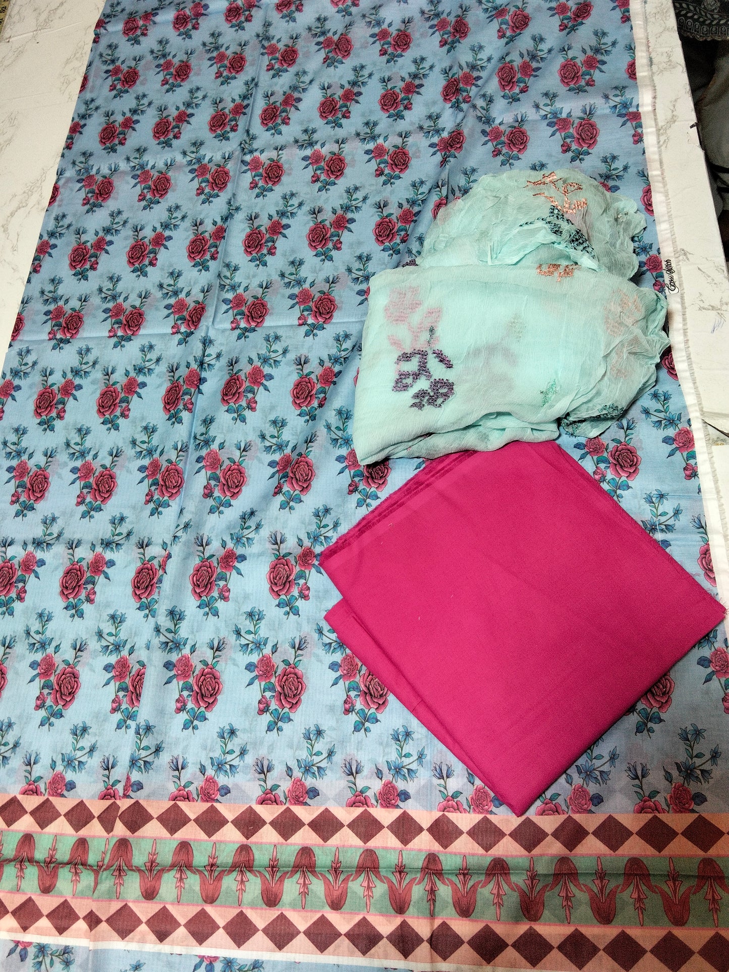 Sale printed lawn 2pc with plain trouser+ breeze embroided pure chiffon dupatta