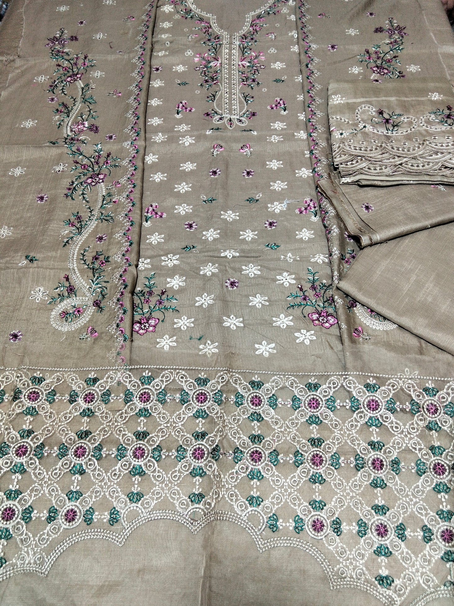 Sale Nureh (Winter) Embroidered 3PC with Ready to wear Dupatta