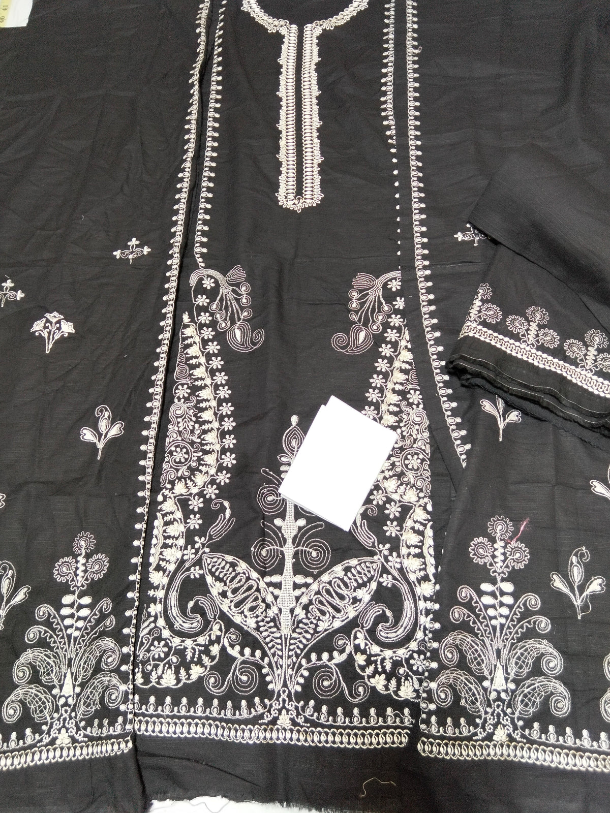 Sale zaha embroided khaddar 2pc shirt and trouser winter