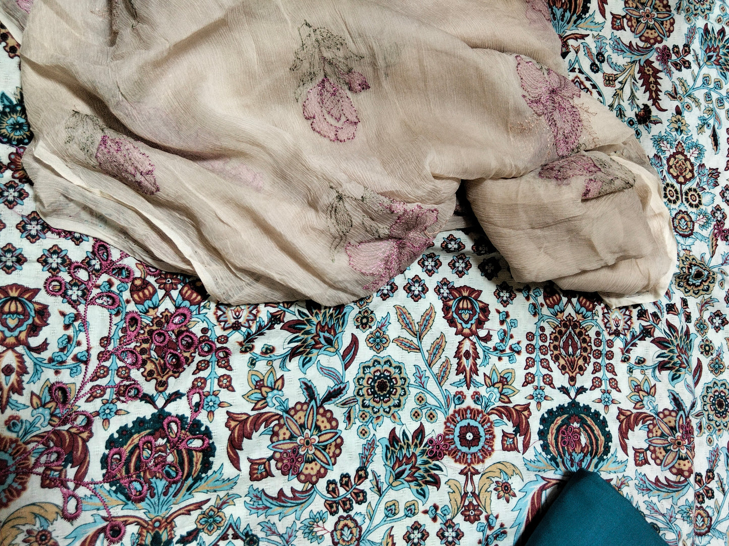 Sale embroided lawn 2pc with plain trouser + breeze embroided pure chiffon dupatta