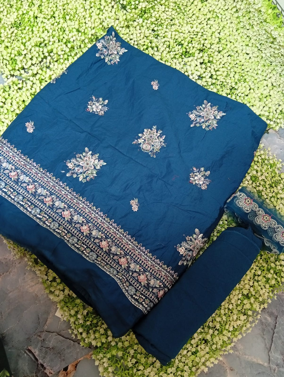 Batik embroided lawn shirt with plain trouser and embroided patche
