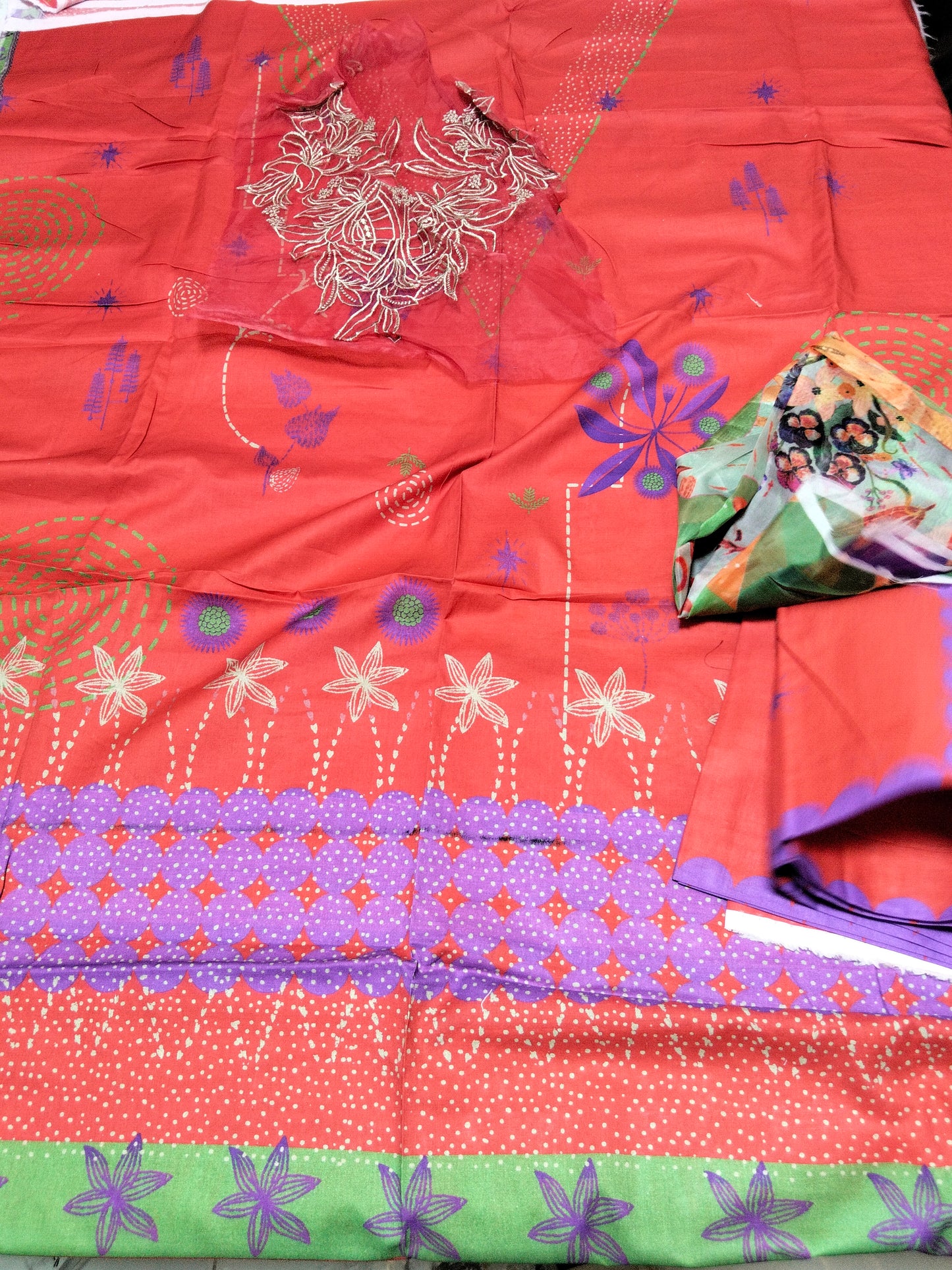 Sale Mushq Printed Lawn 3pc with Embroidered Neckline