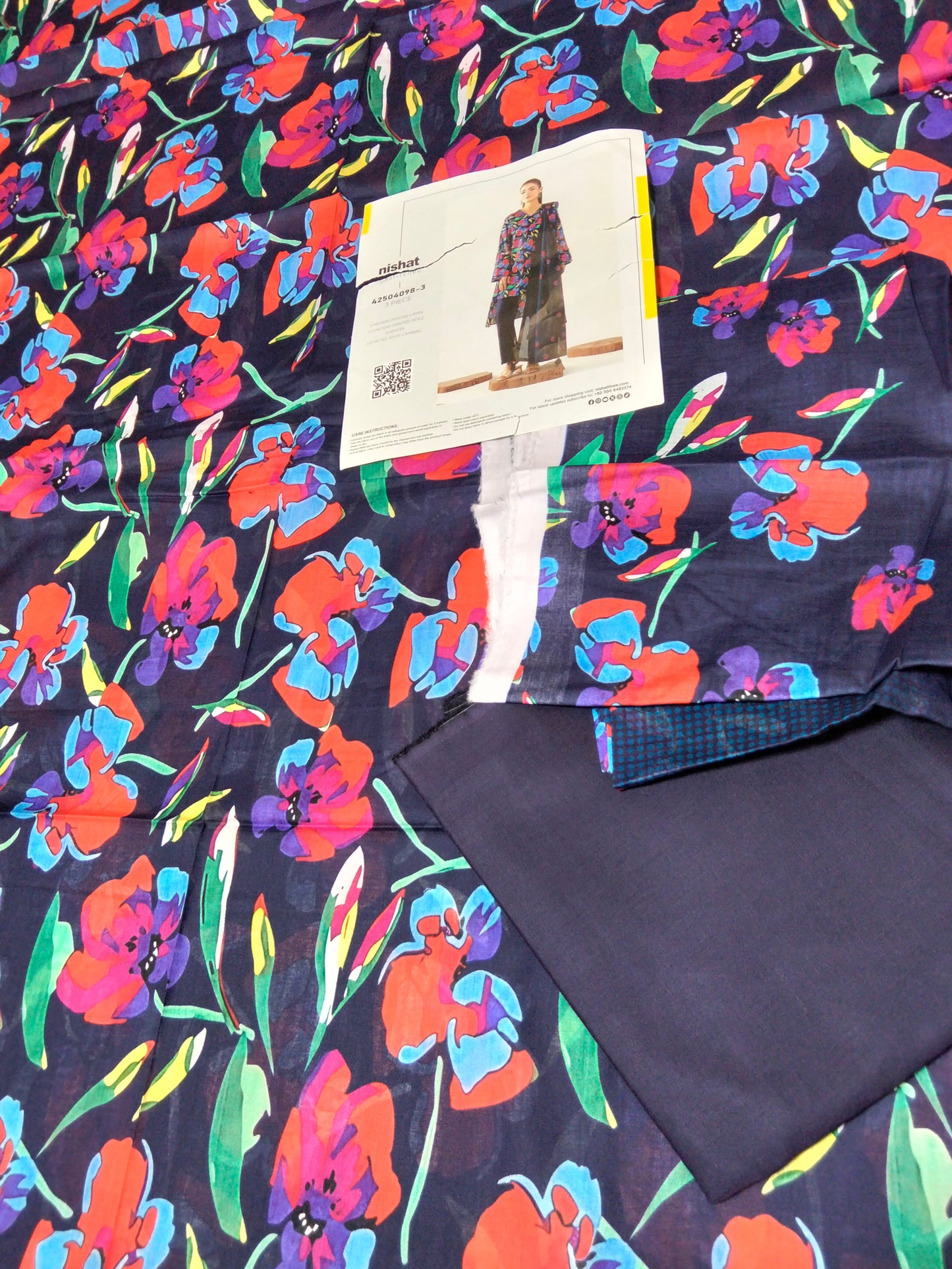 Sale printed lawn 3pc with plain trouser