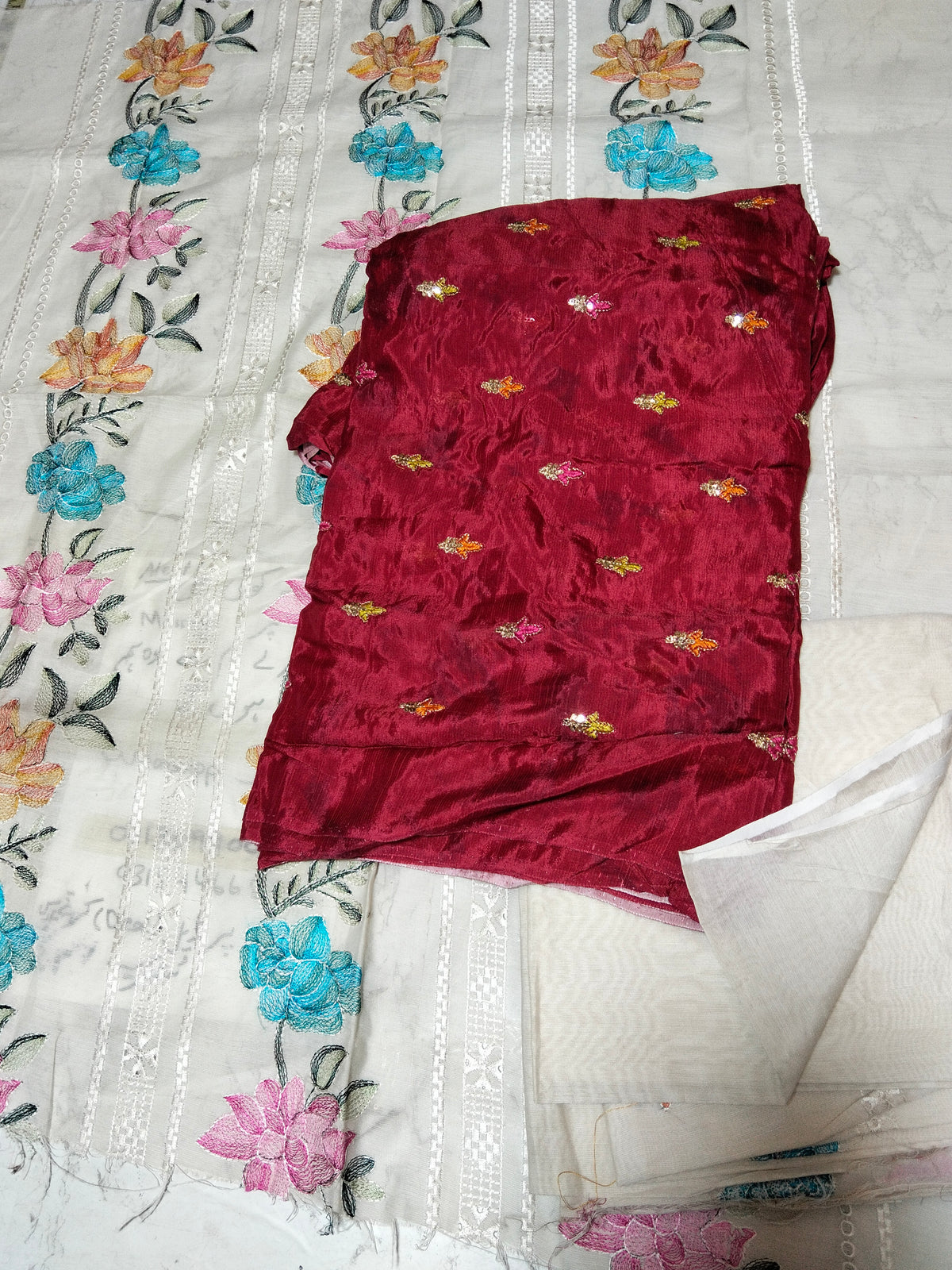 Sale Breeze embroidered lawn 2 PC+ Embroidered Raw silk 2 PC