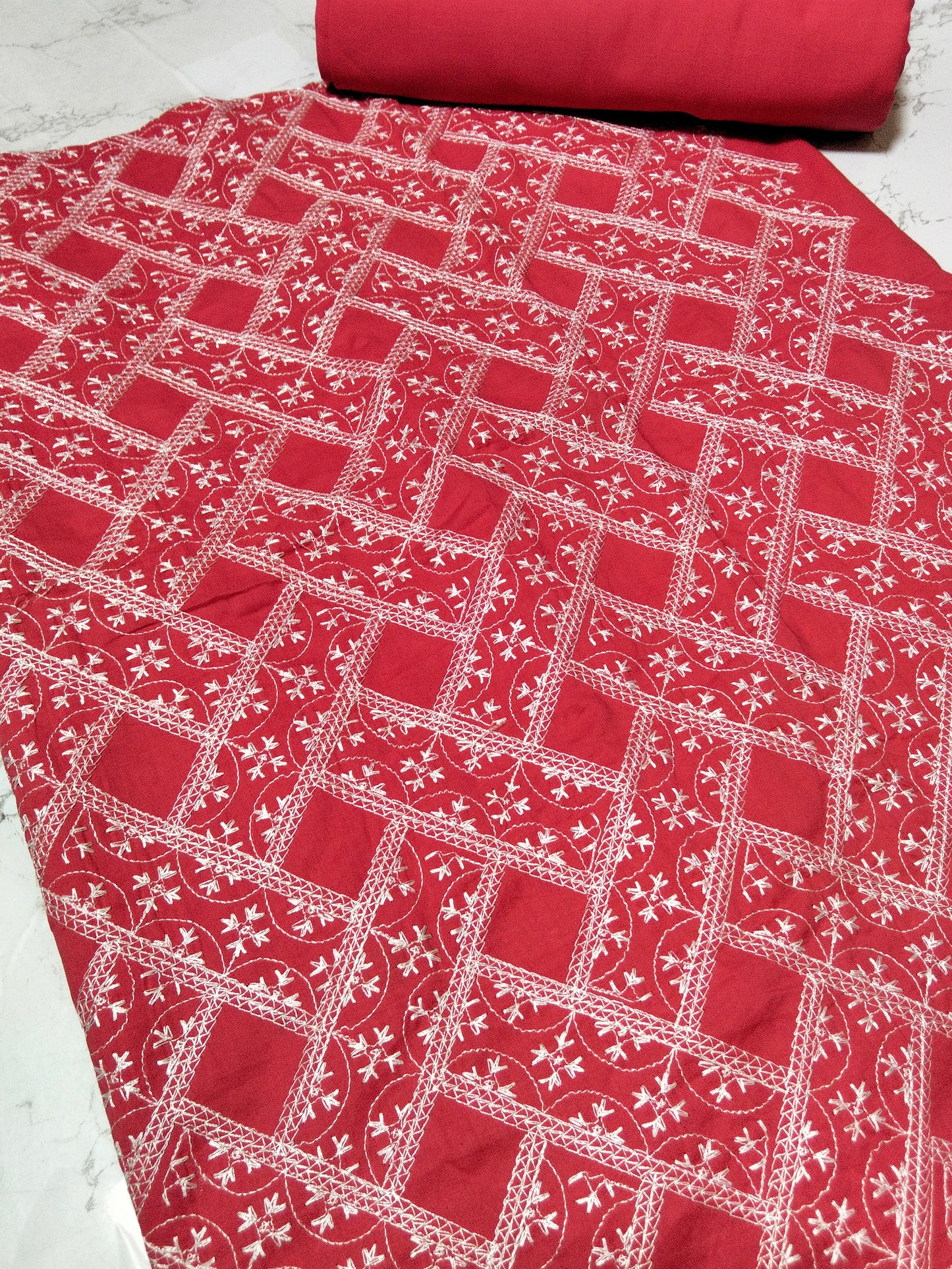 Sale breeze embroided lawn 2pc with plain trouser