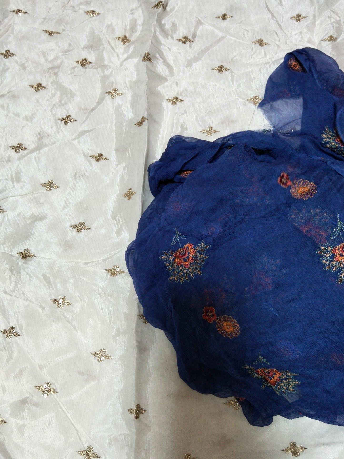 Sale Embroidered Raw silk shirt+Breeze pure chiffon Embroidered Dupatta