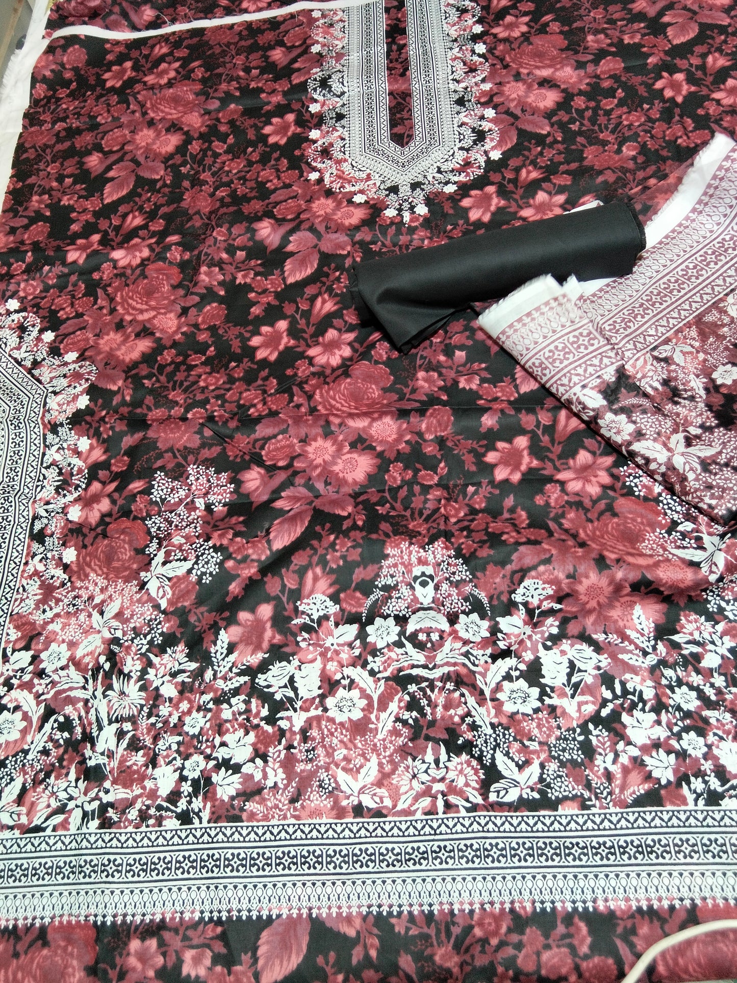 Sale limelight printed lawn 3pc with plain trouser